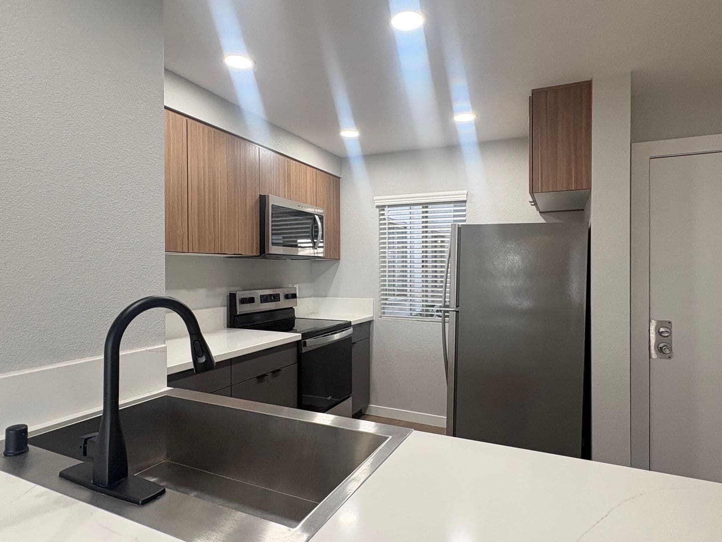 Costa Mesa Apartment: 2855 Pinecreek Drive