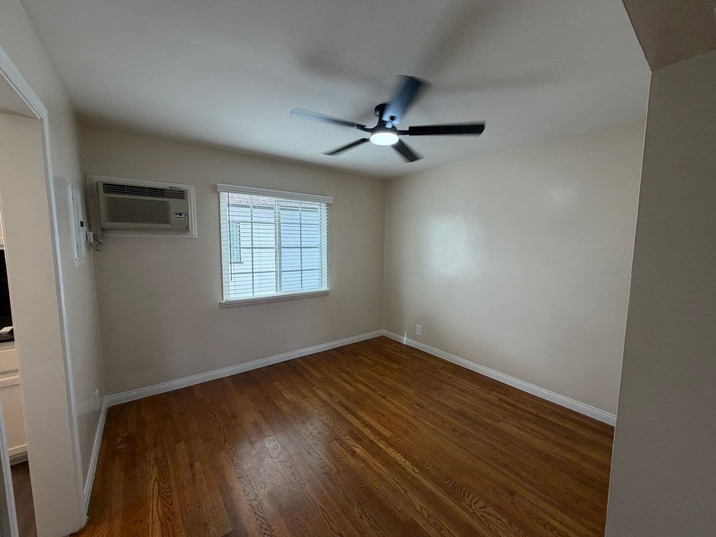 Montebello Apartment: 336 N. Garfield Avenue