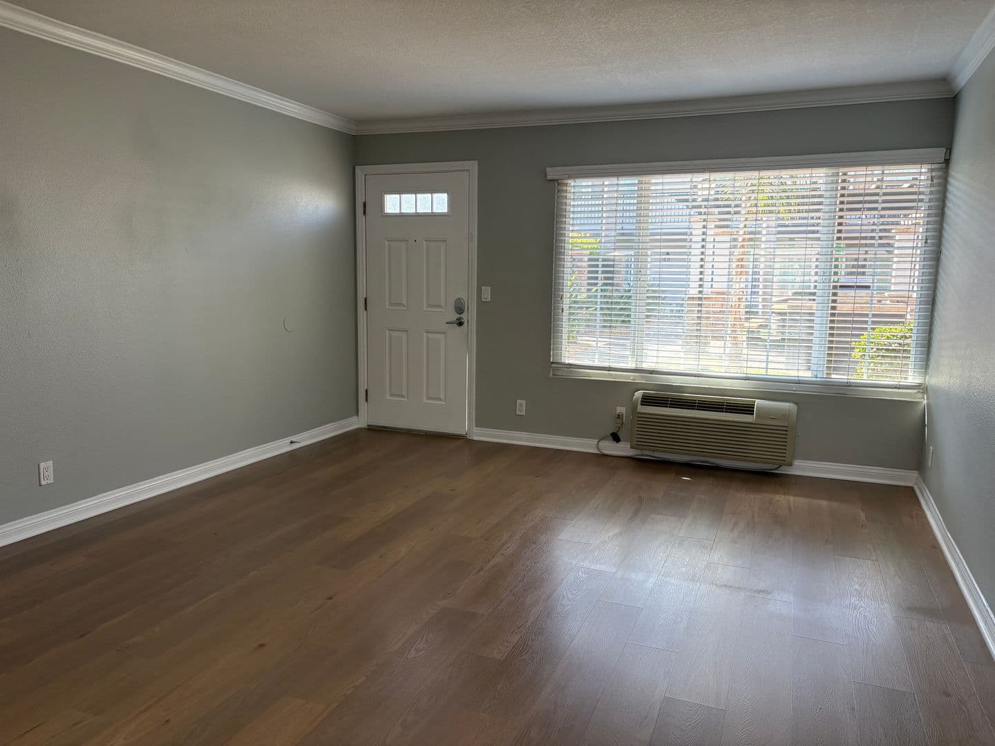 Buena Park Apartment: 7891 Oleander Cir.