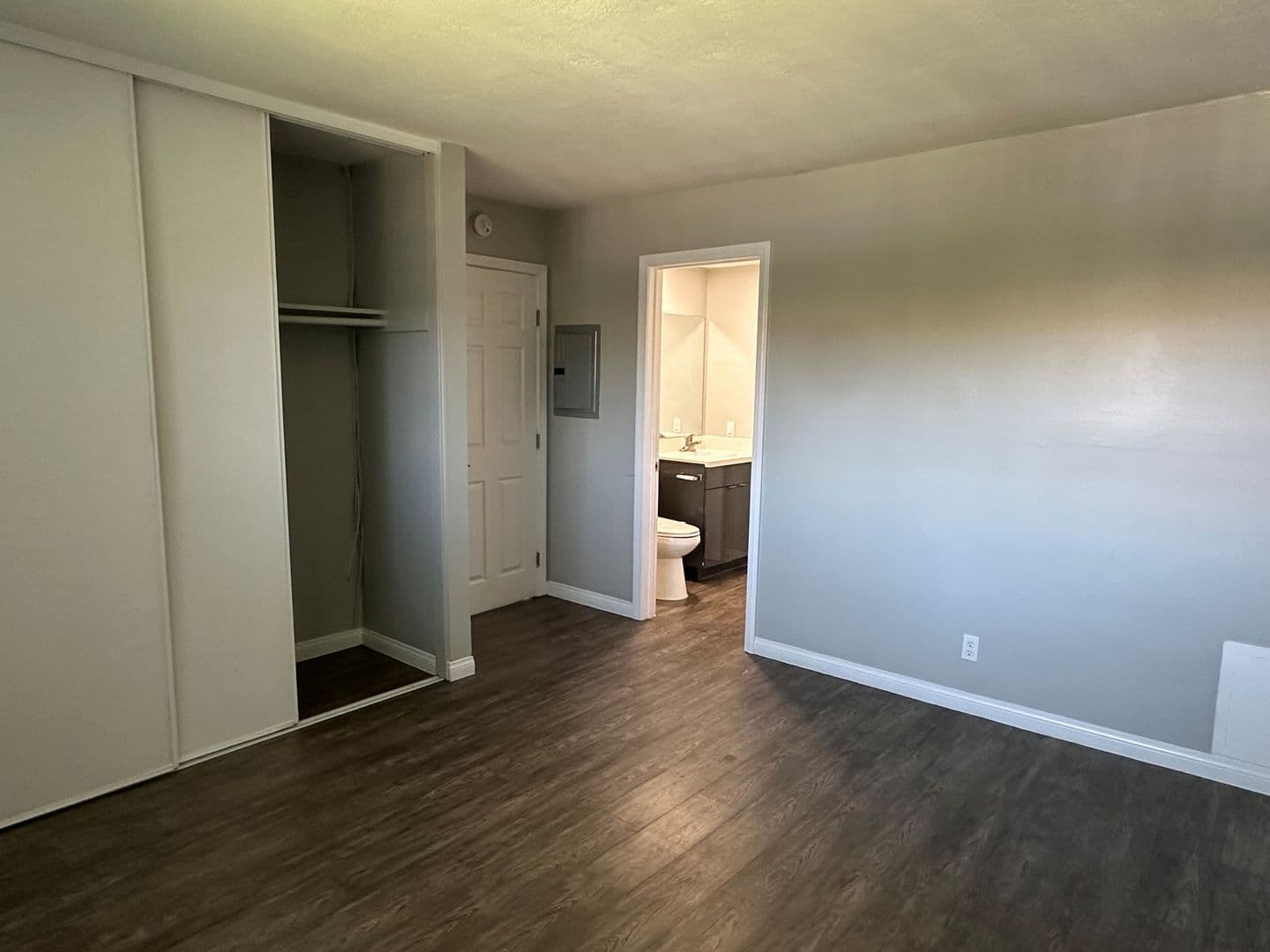Santa Ana Apartment: 811 S. Fairview