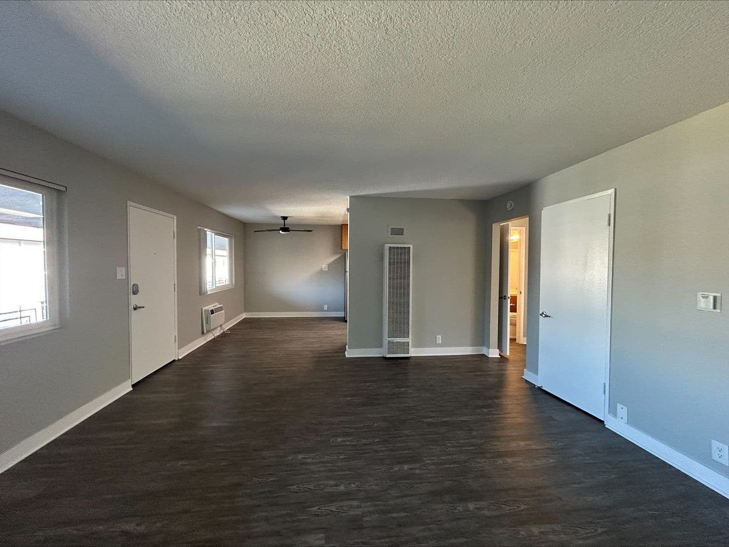 Long Beach Apartment: 1718 Ximeno Avenue