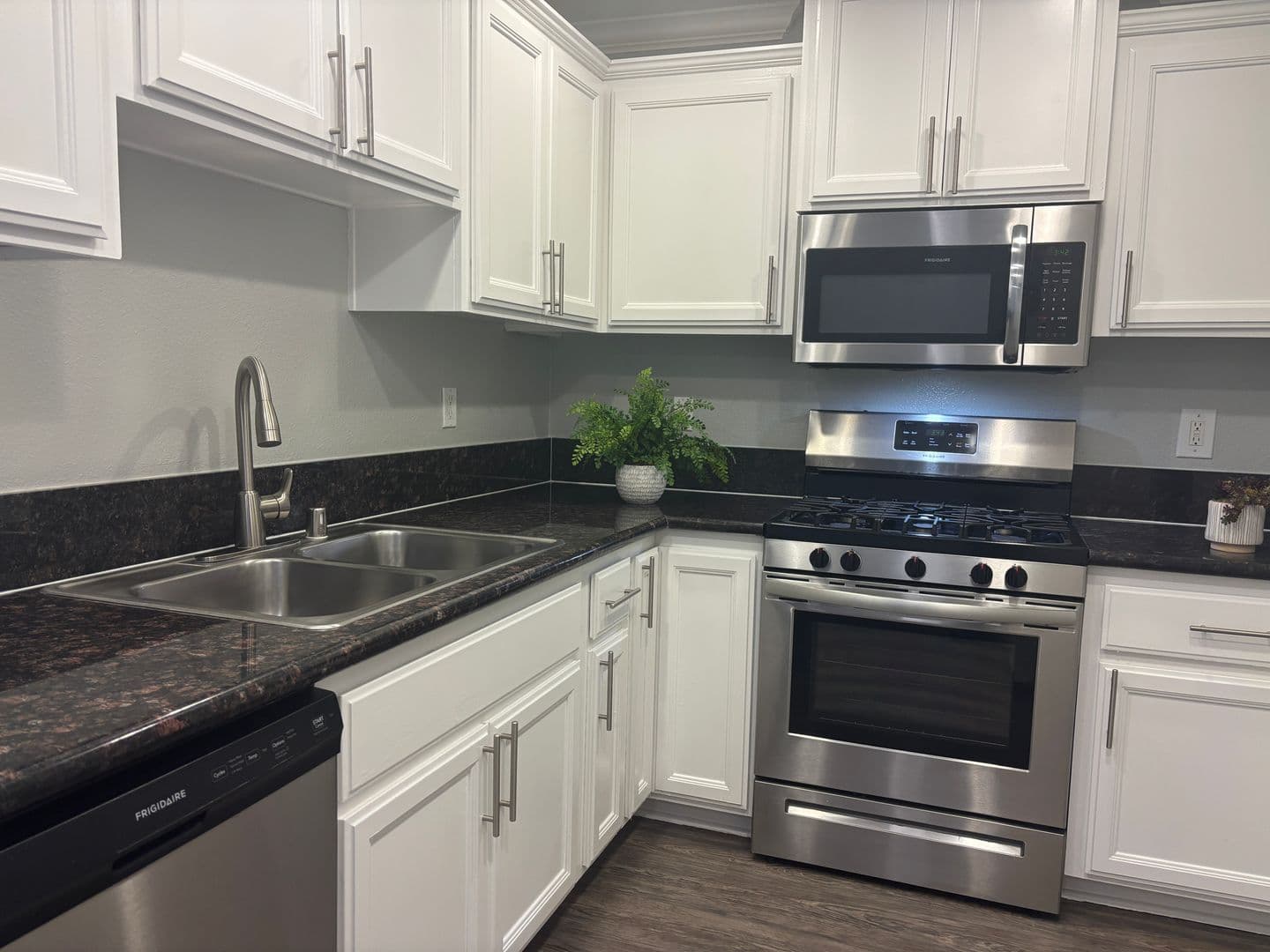 Anaheim Apartment: 201 S. Magnolia Avenue