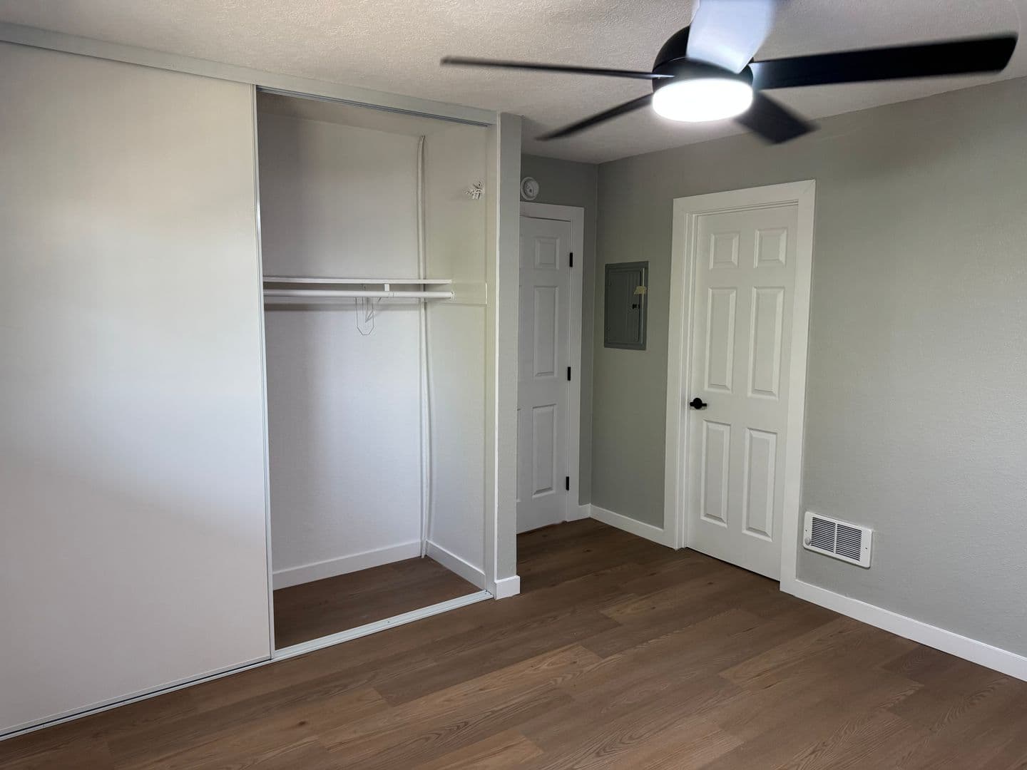 Santa Ana Apartment: 811 S. Fairview
