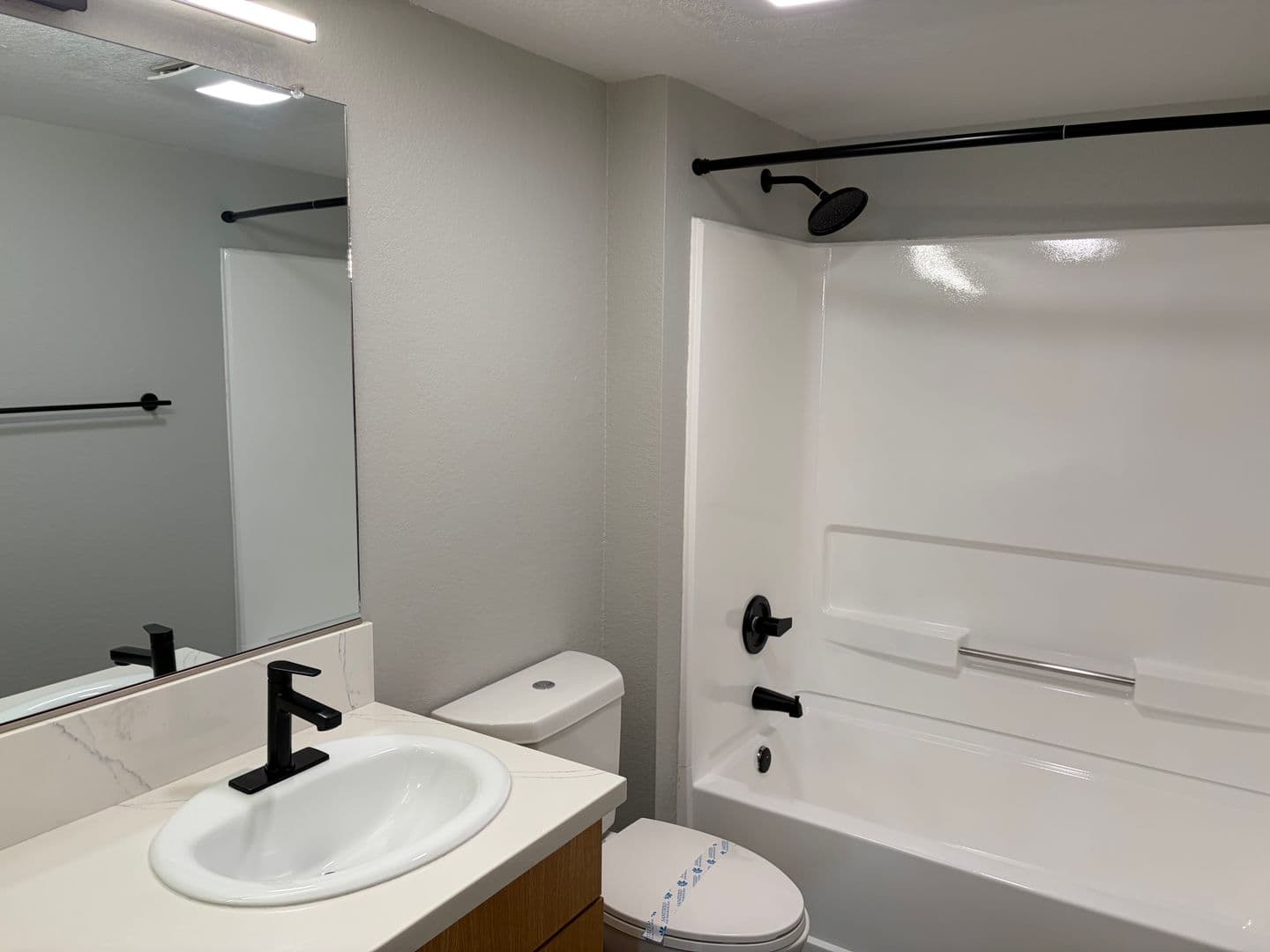 Riverside Apartment: 3957 Pierce Street