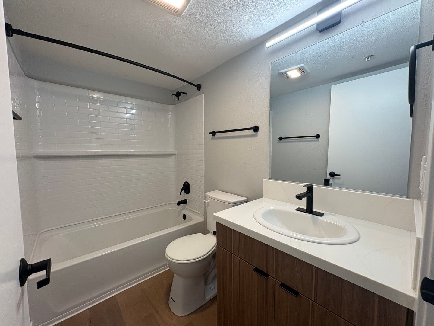 Costa Mesa Apartment: 2855 Pinecreek Drive