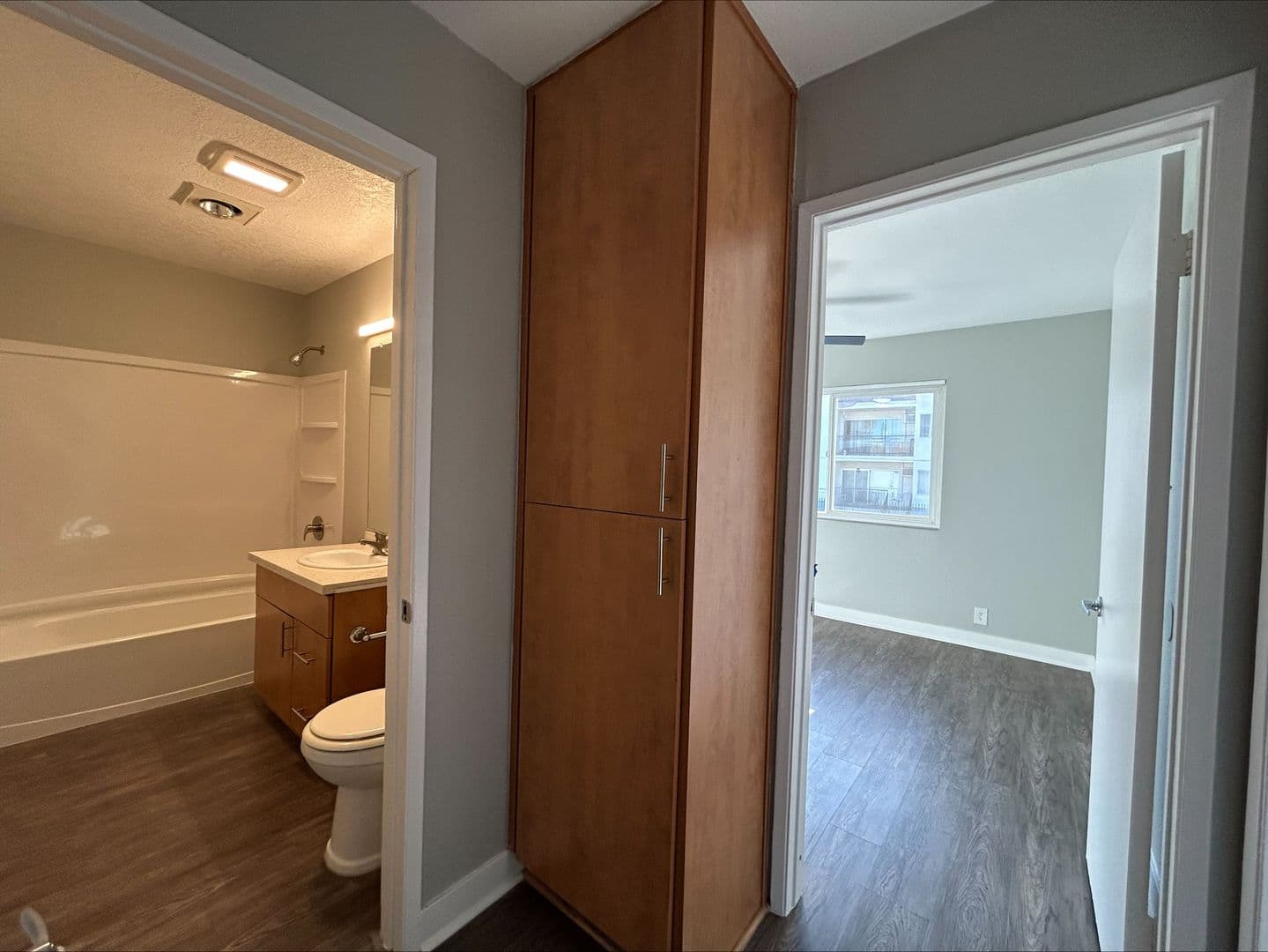 Long Beach Apartment: 1718 Ximeno Avenue