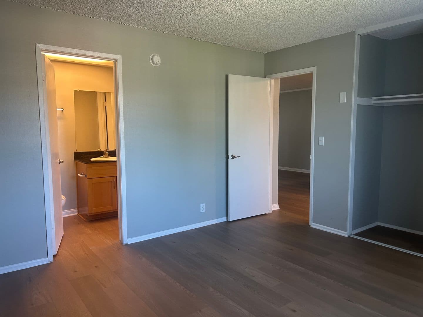 Santa Ana Apartment: 811 S. Fairview