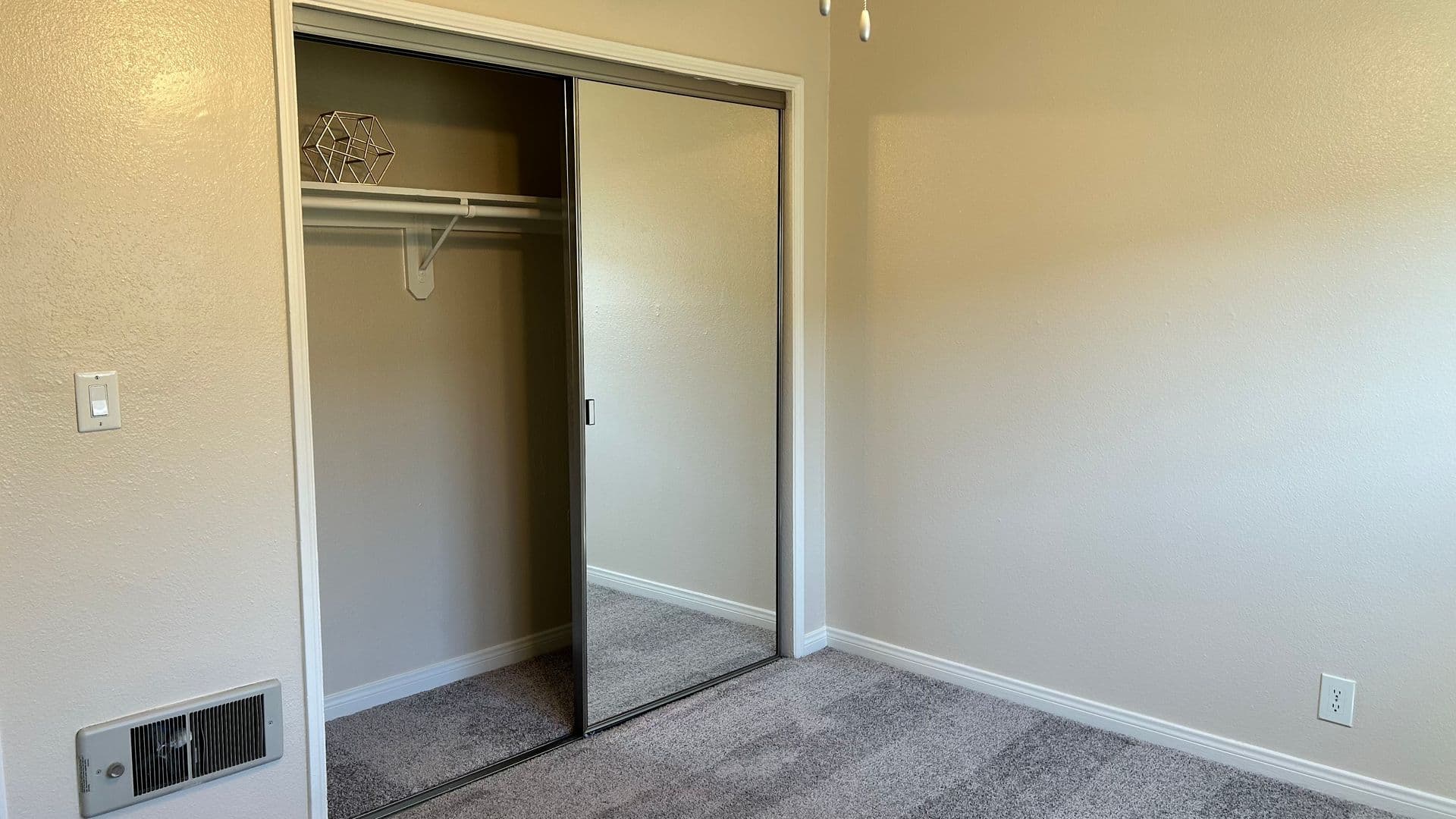 Anaheim Apartment: 2828 W. Ball Road