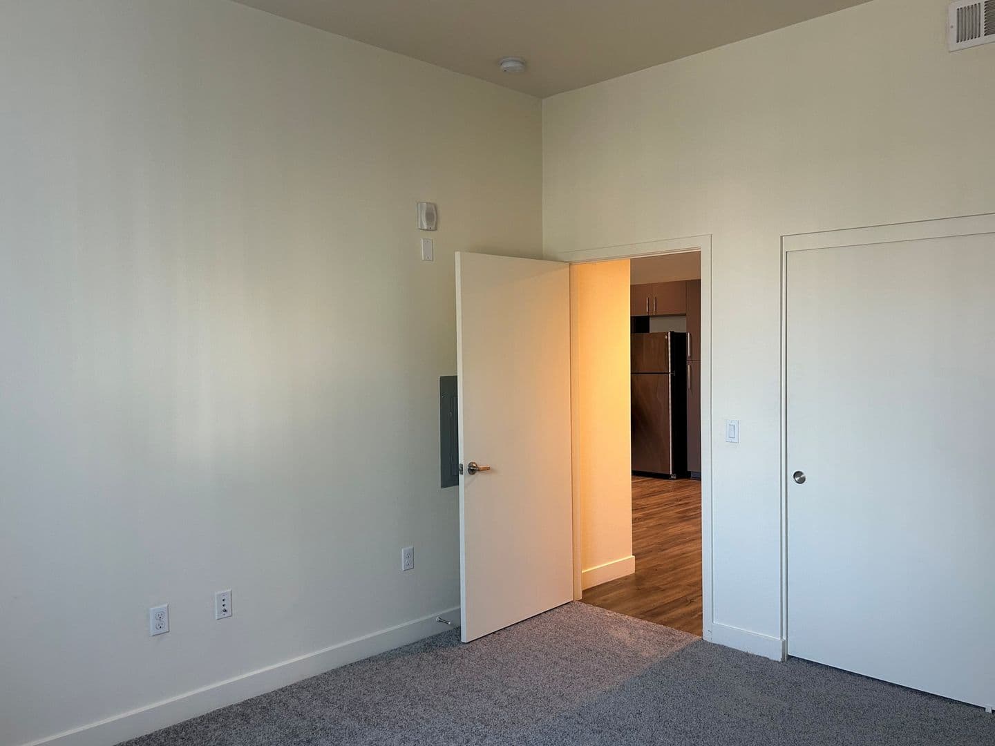 Riverside Apartment: 3050 Mission Inn Avenue