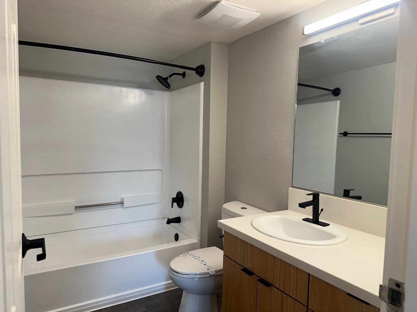 Riverside Apartment: 3957 Pierce Street