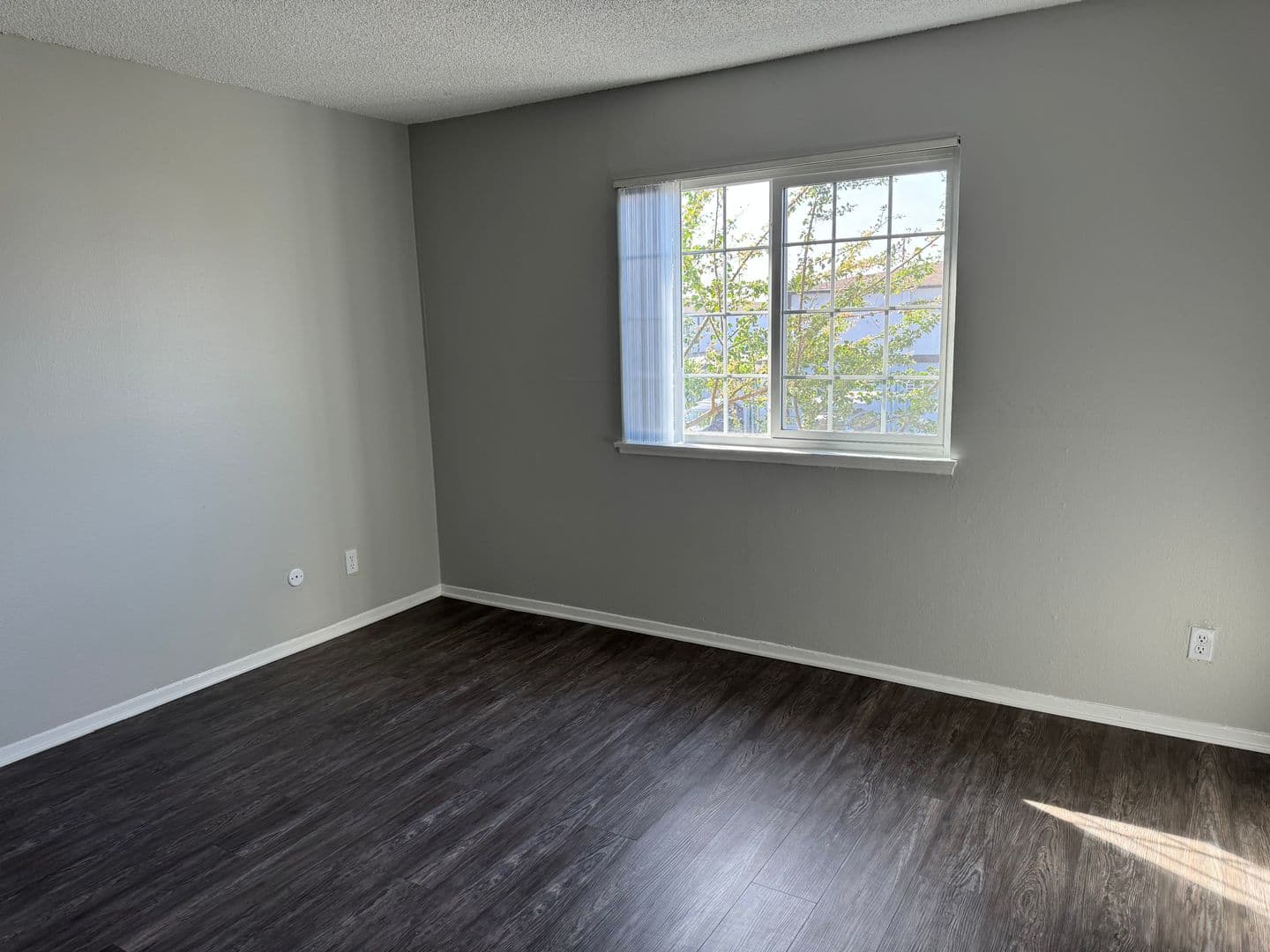 Santa Ana Apartment: 811 S. Fairview