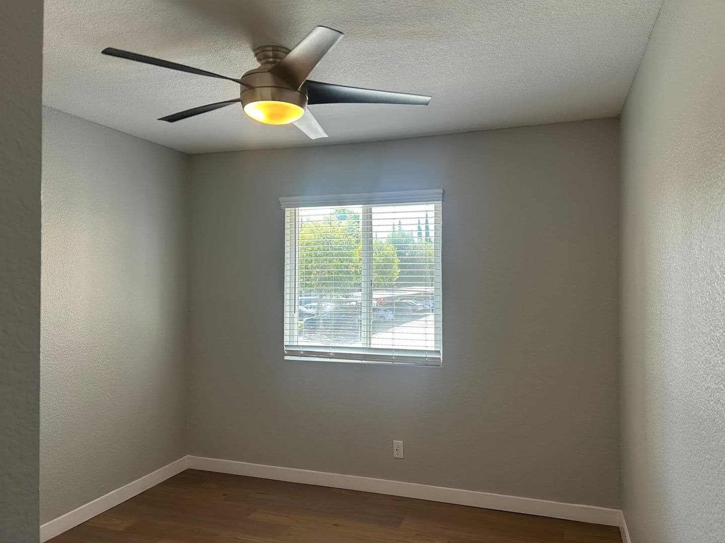 Riverside Apartment: 3957 Pierce Street