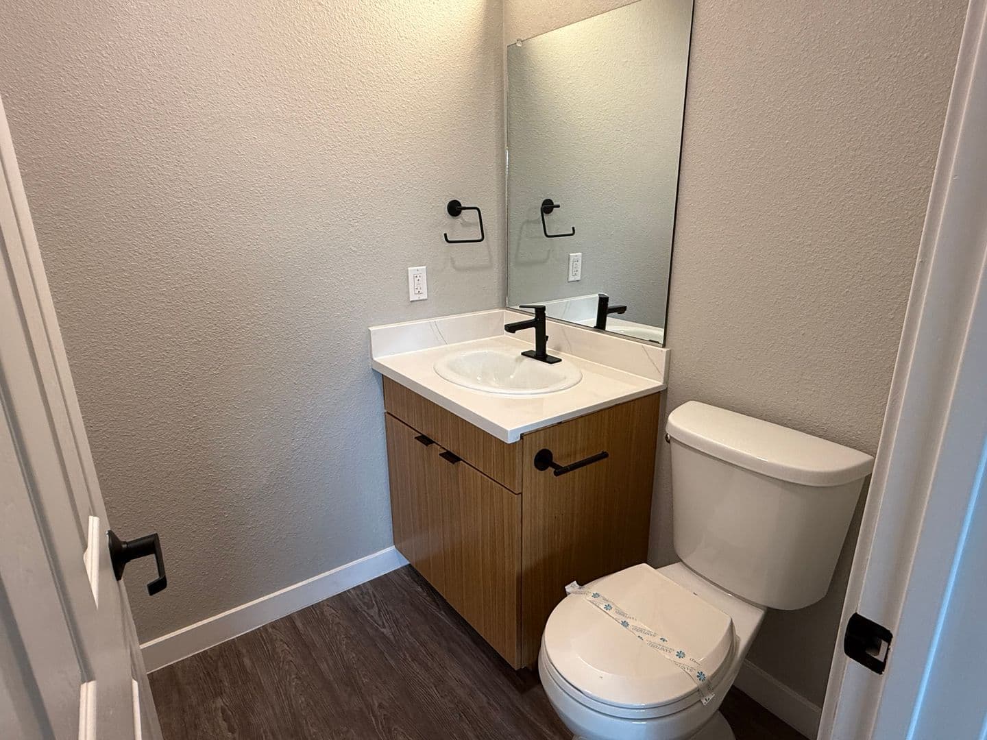 Santa Ana Apartment: 811 S. Fairview