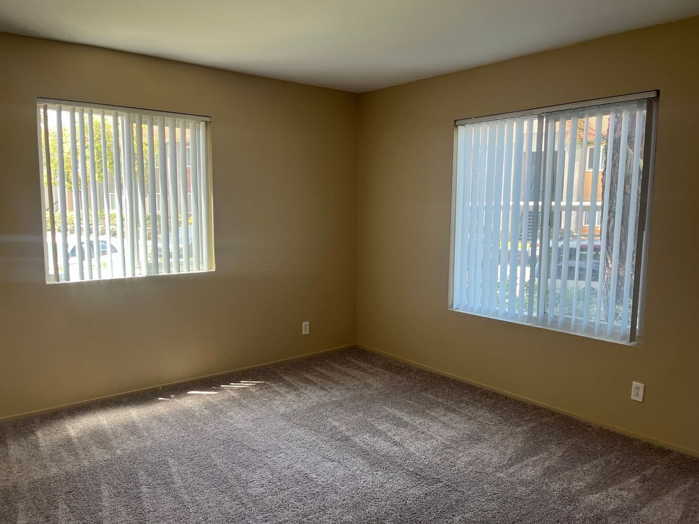 Riverside Apartment: 3957 Pierce Street