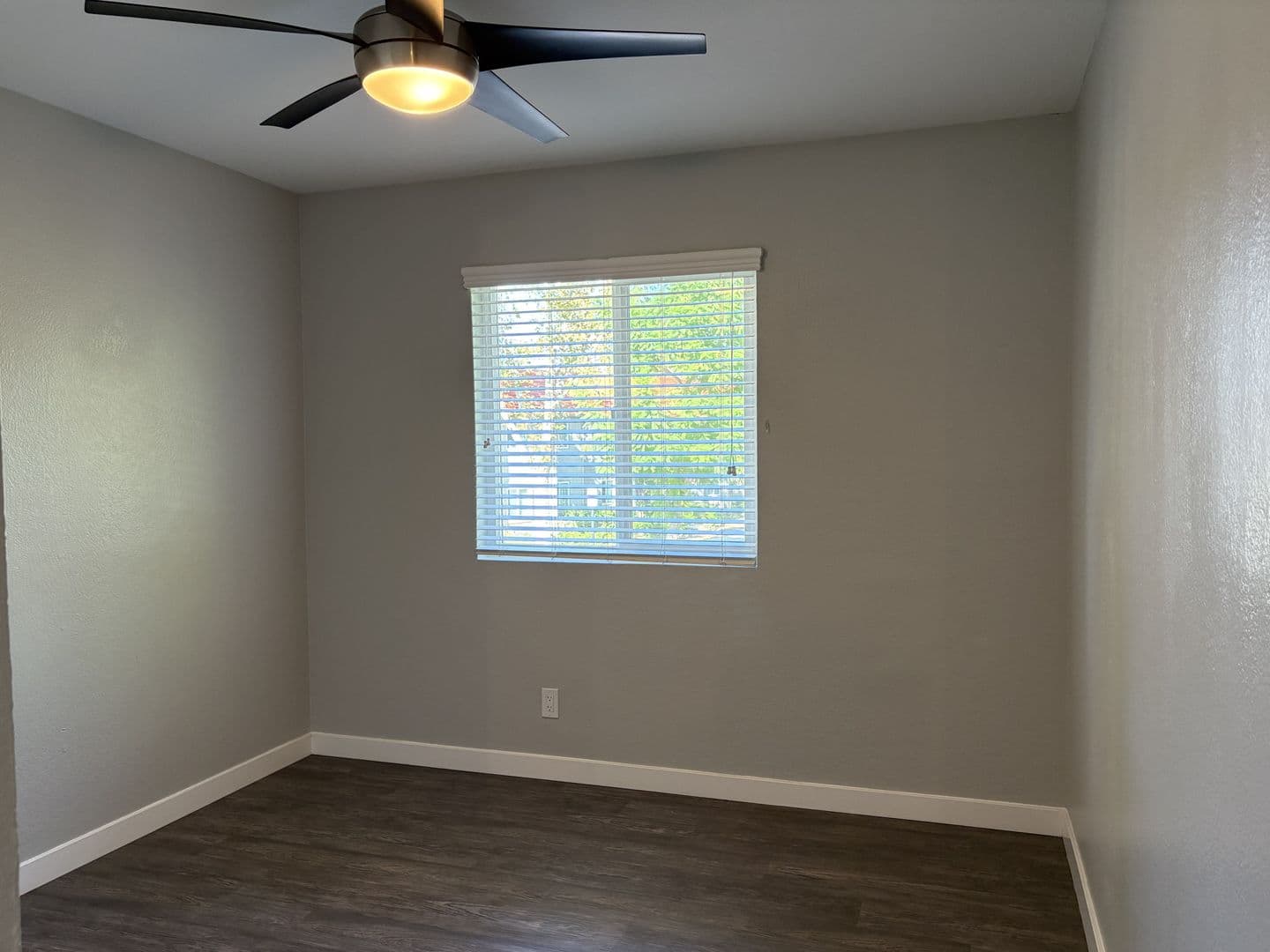 Riverside Apartment: 3957 Pierce Street
