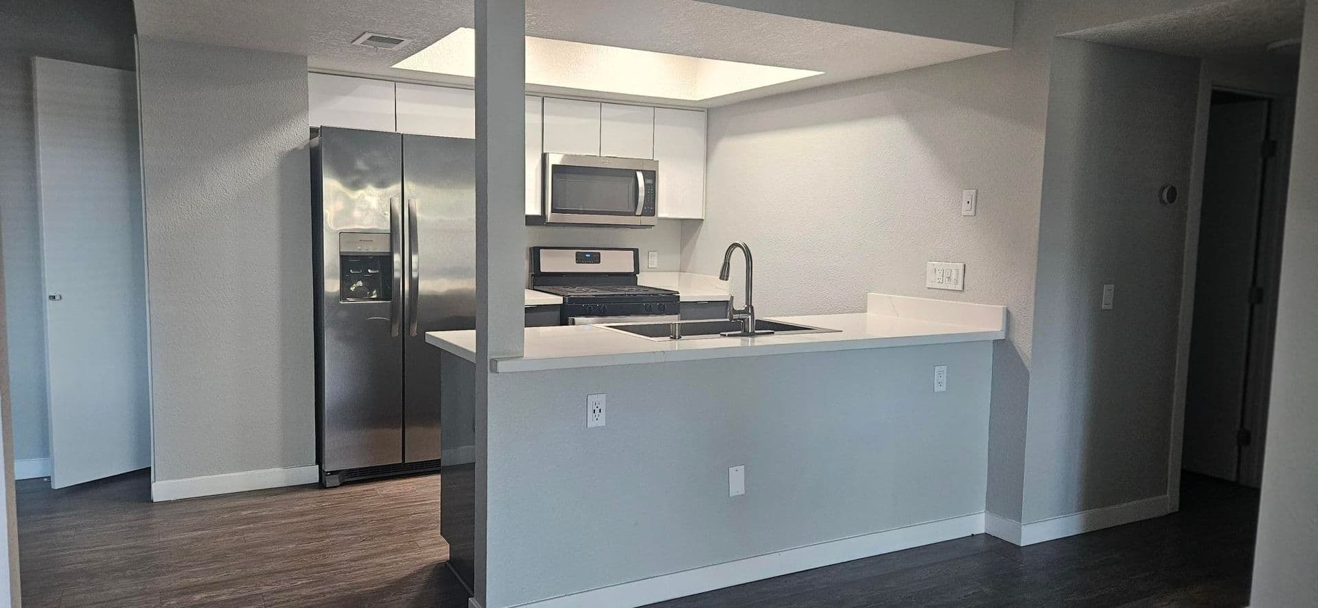 Riverside Apartment: 7600 Ambergate Place
