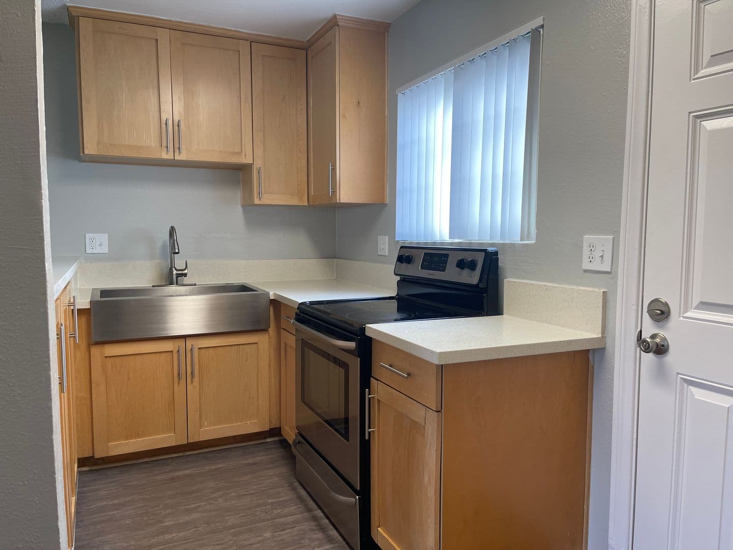 Santa Ana Apartment: 811 S. Fairview
