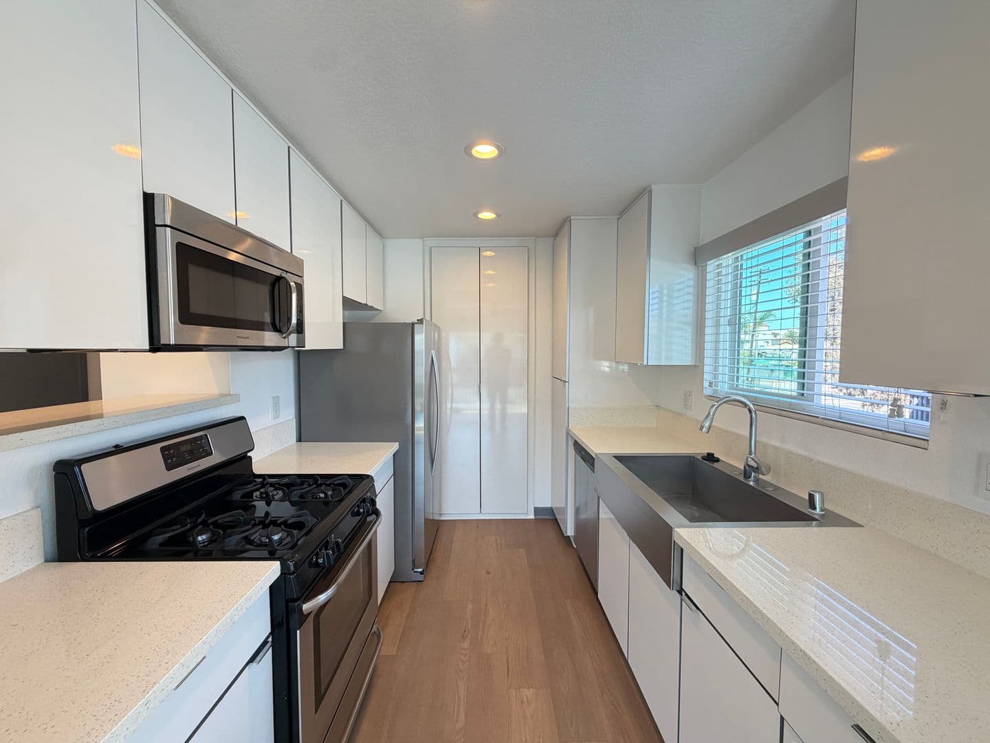 Costa Mesa Apartment: 126 E. 18th Street