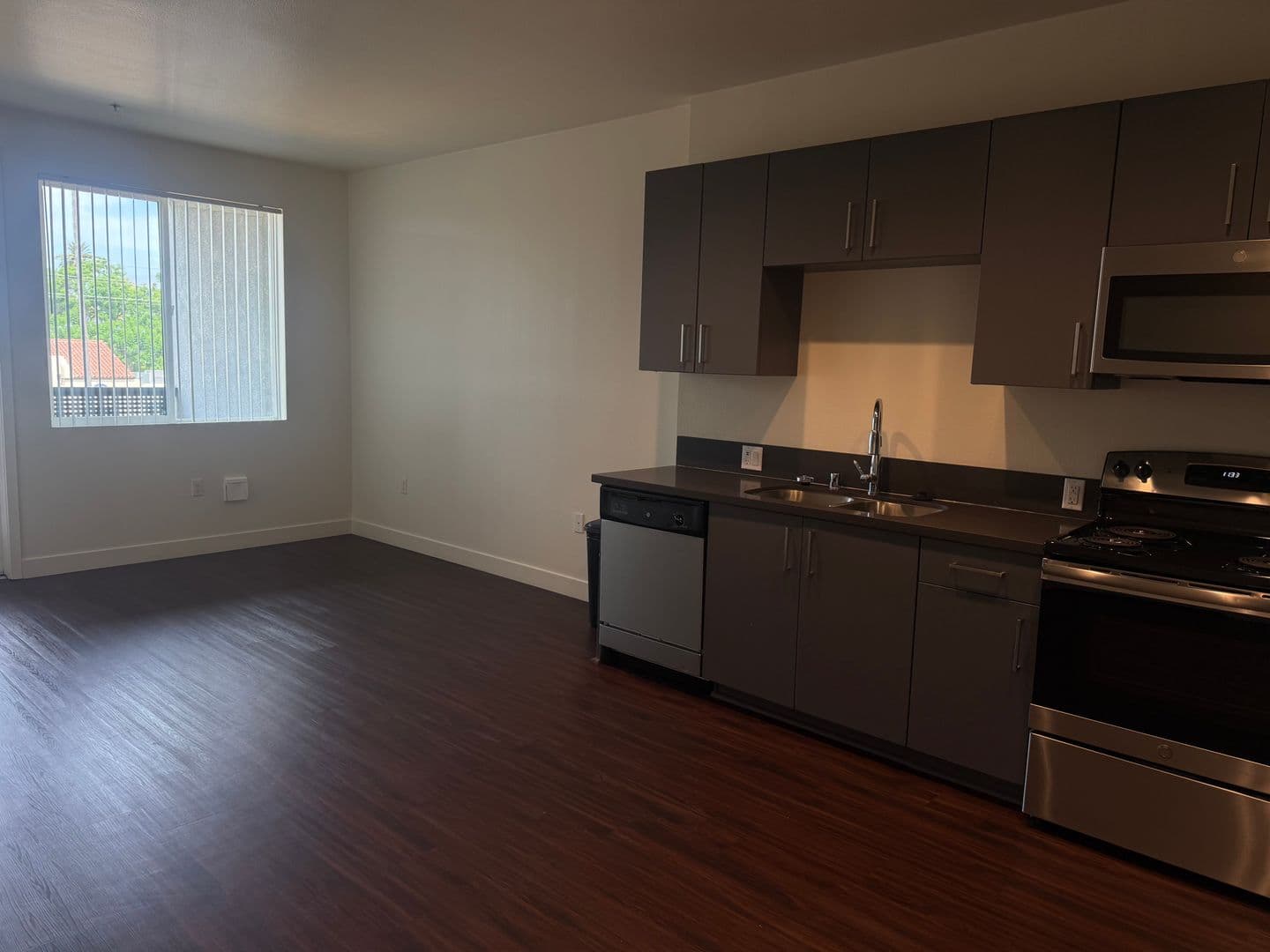 Riverside Apartment: 3050 Mission Inn Avenue