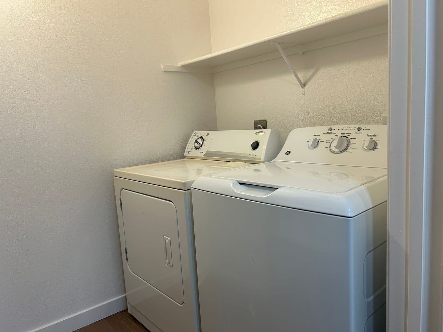 Riverside Apartment: 3957 Pierce Street