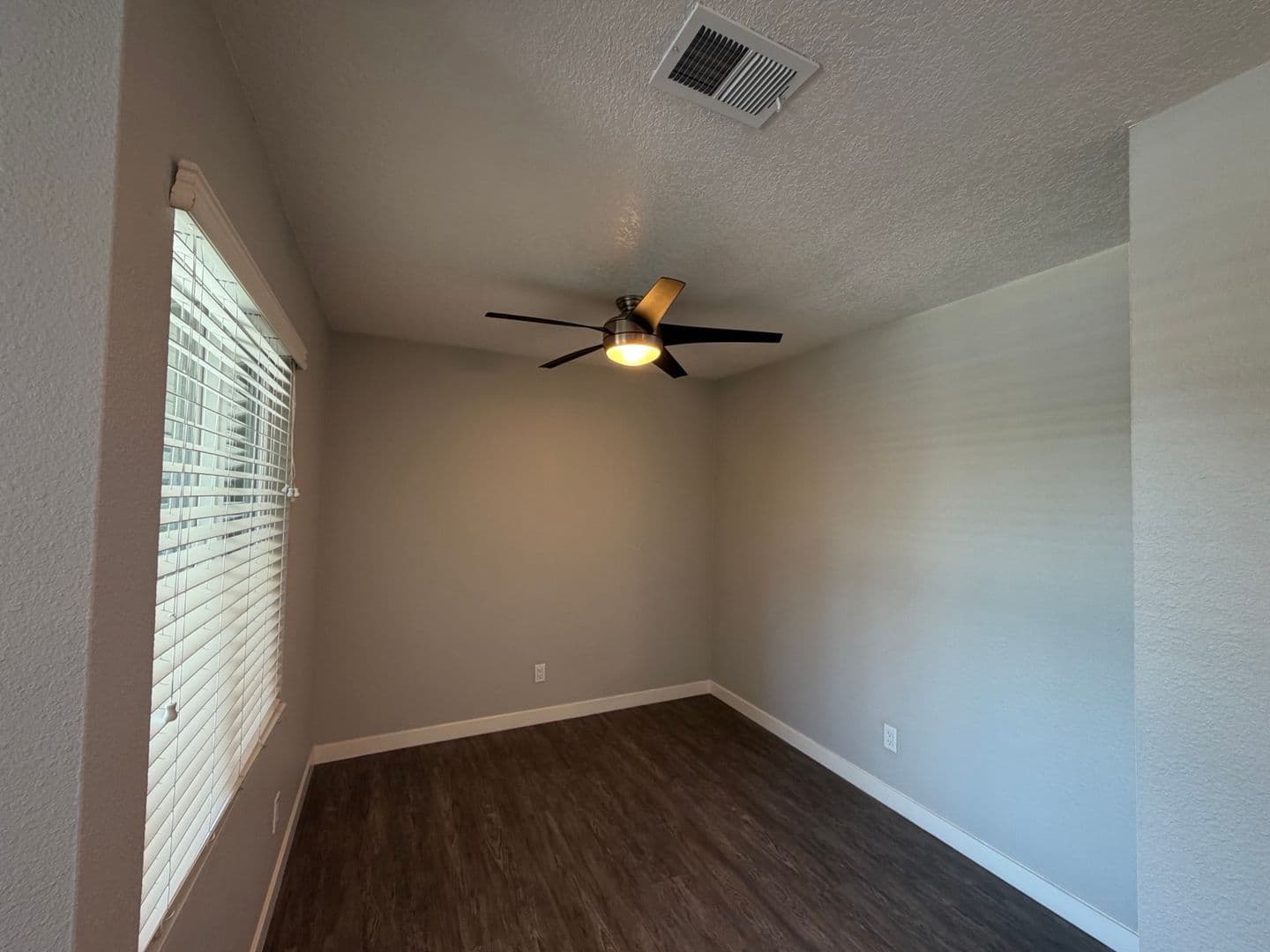 Riverside Apartment: 7600 Ambergate Place