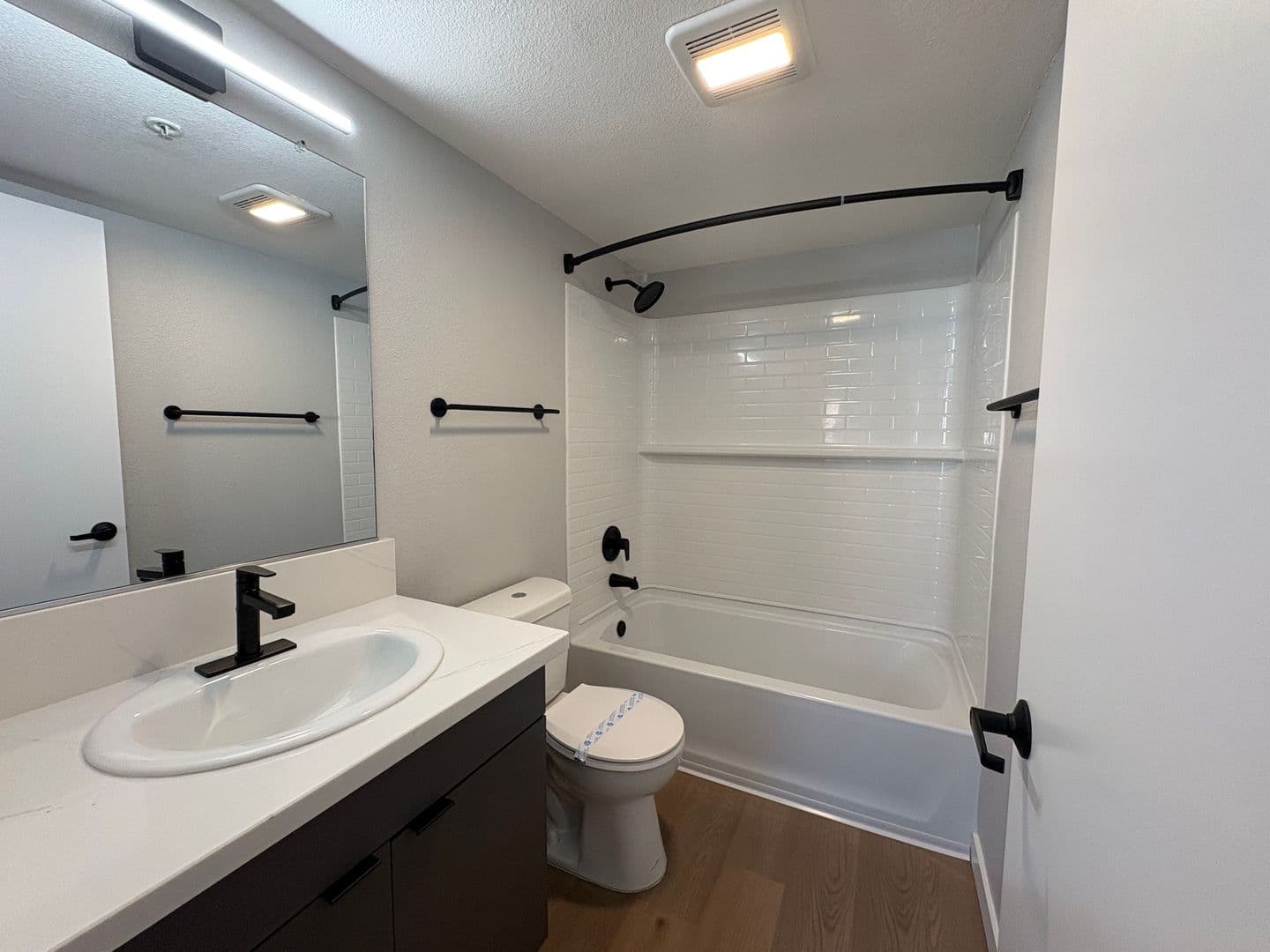Costa Mesa Apartment: 2855 Pinecreek Drive