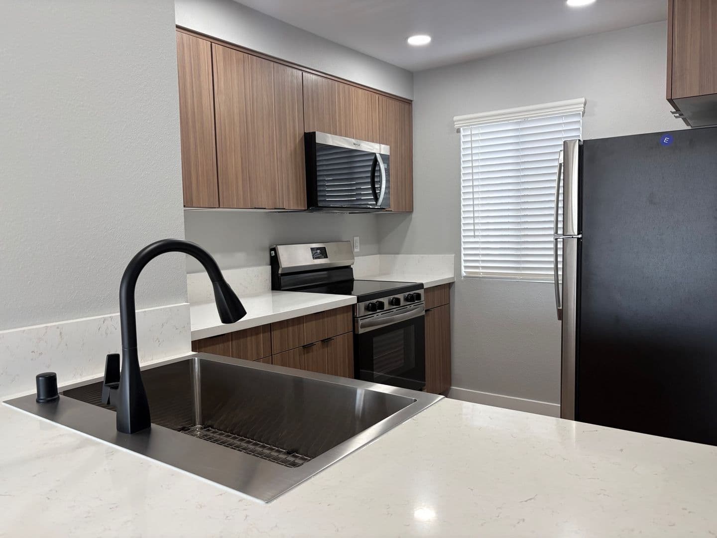 Costa Mesa Apartment: 2855 Pinecreek Drive