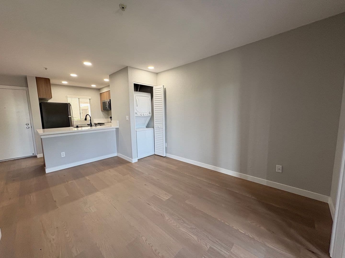 Costa Mesa Apartment: 2855 Pinecreek Drive