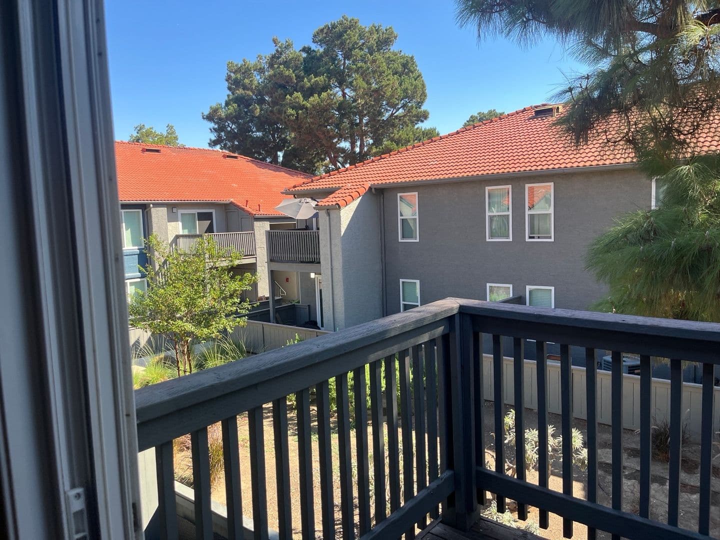 Riverside Apartment: 3957 Pierce Street