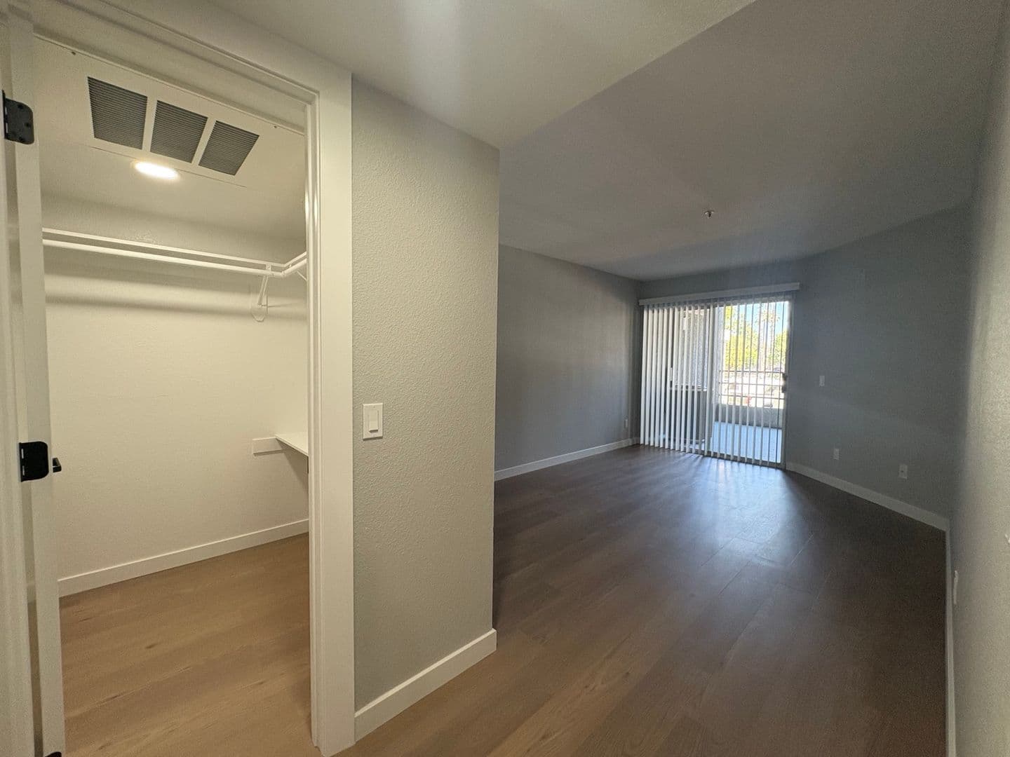 Costa Mesa Apartment: 2855 Pinecreek Drive