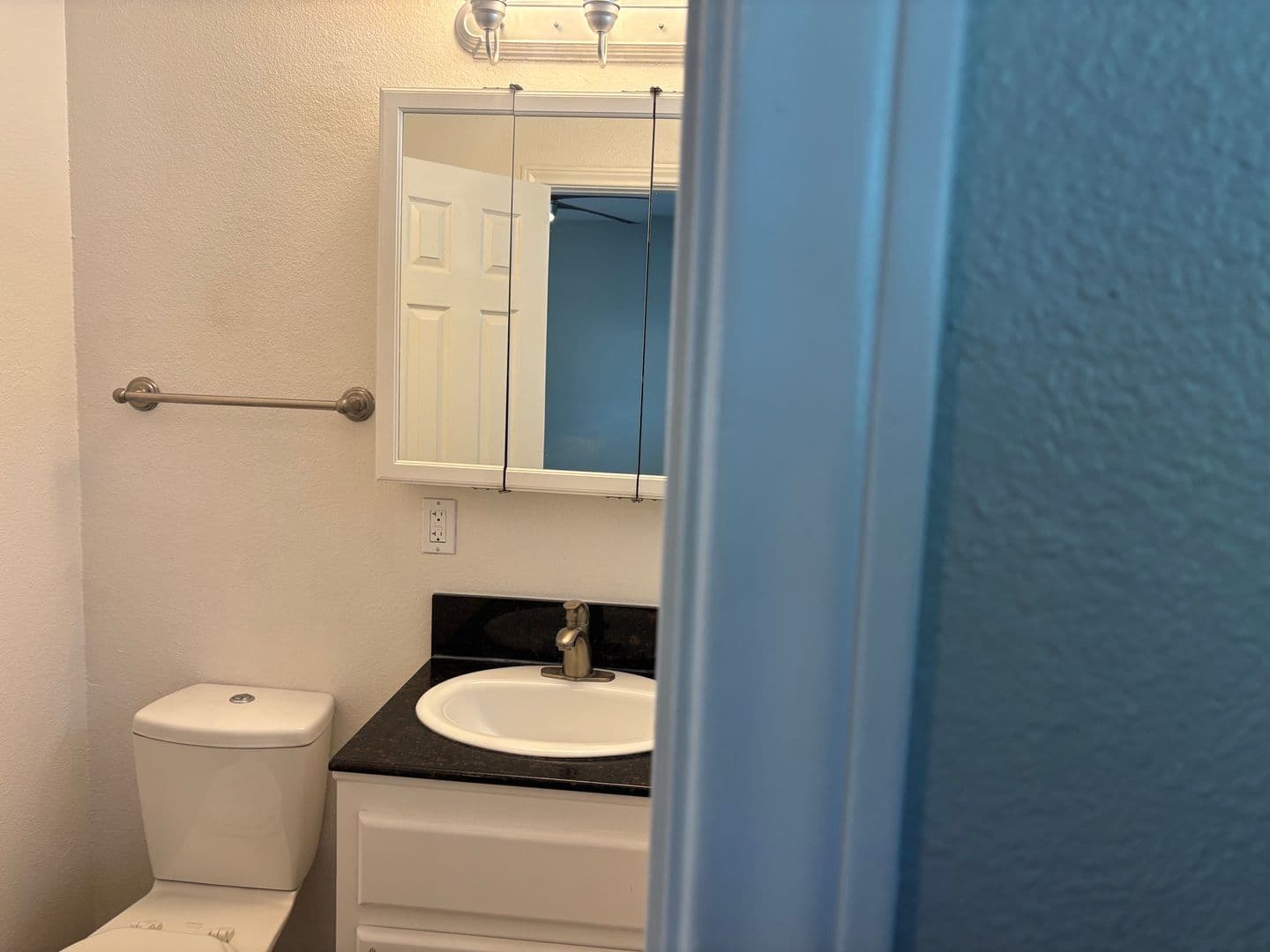 Santa Ana Apartment: 901 S. Harbor Blvd.