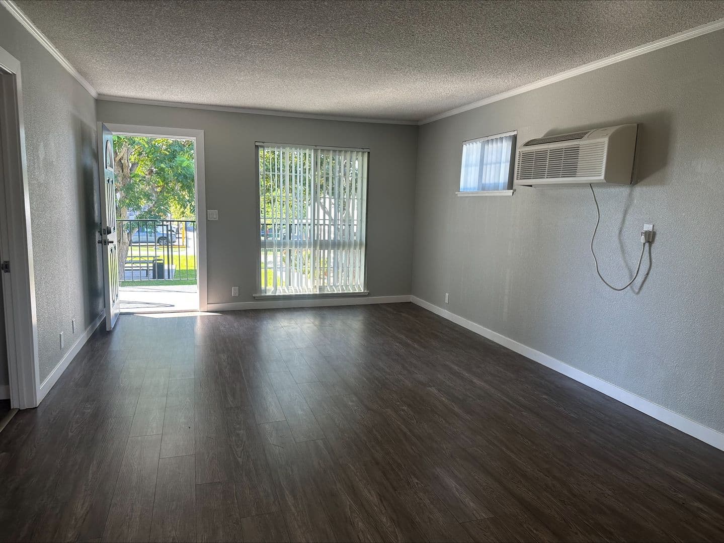 Santa Ana Apartment: 811 S. Fairview