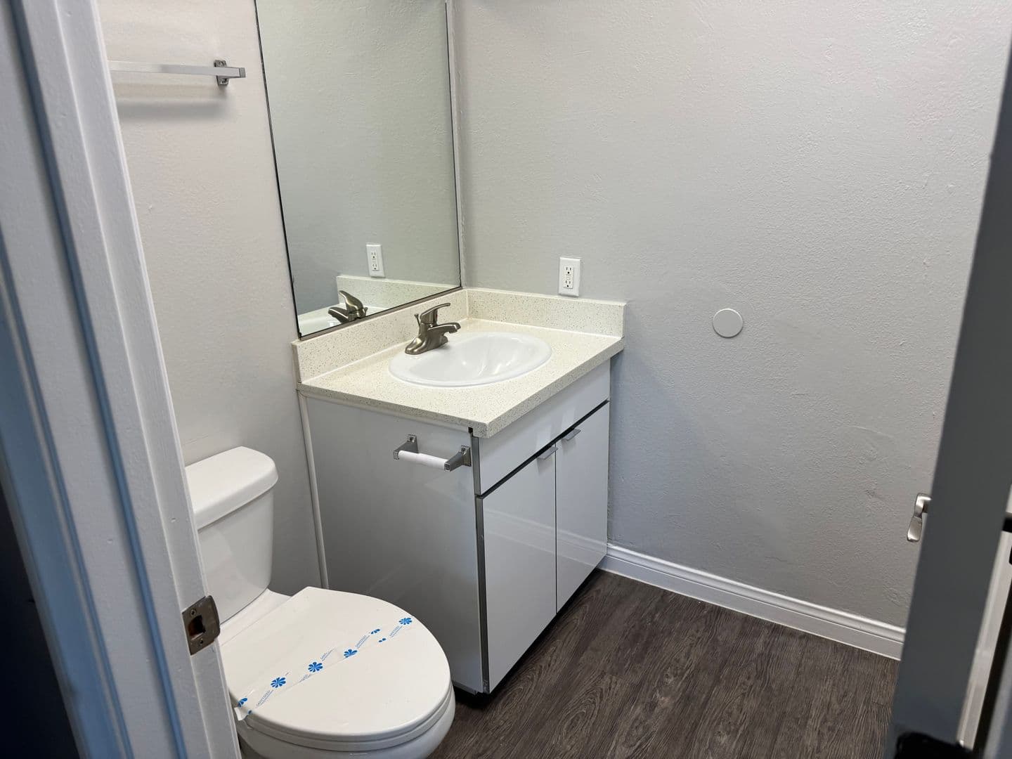 Santa Ana Apartment: 811 S. Fairview