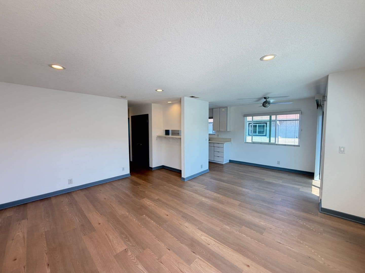 Costa Mesa Apartment: 126 E. 18th Street