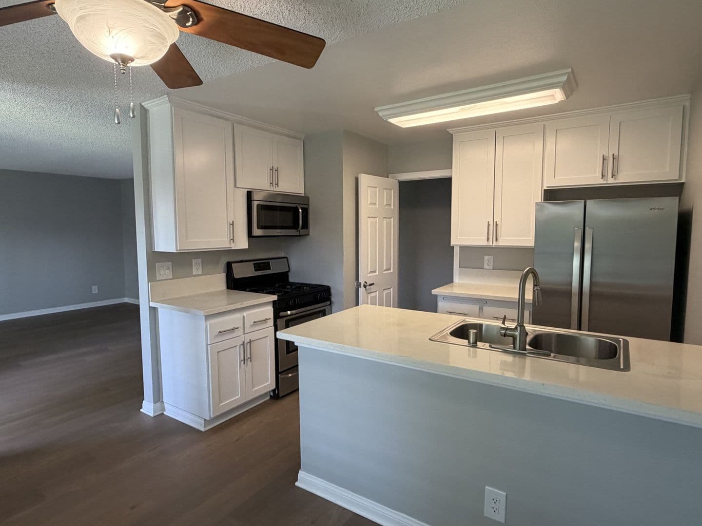 Norwalk Apartment: 12301 Studebaker Road