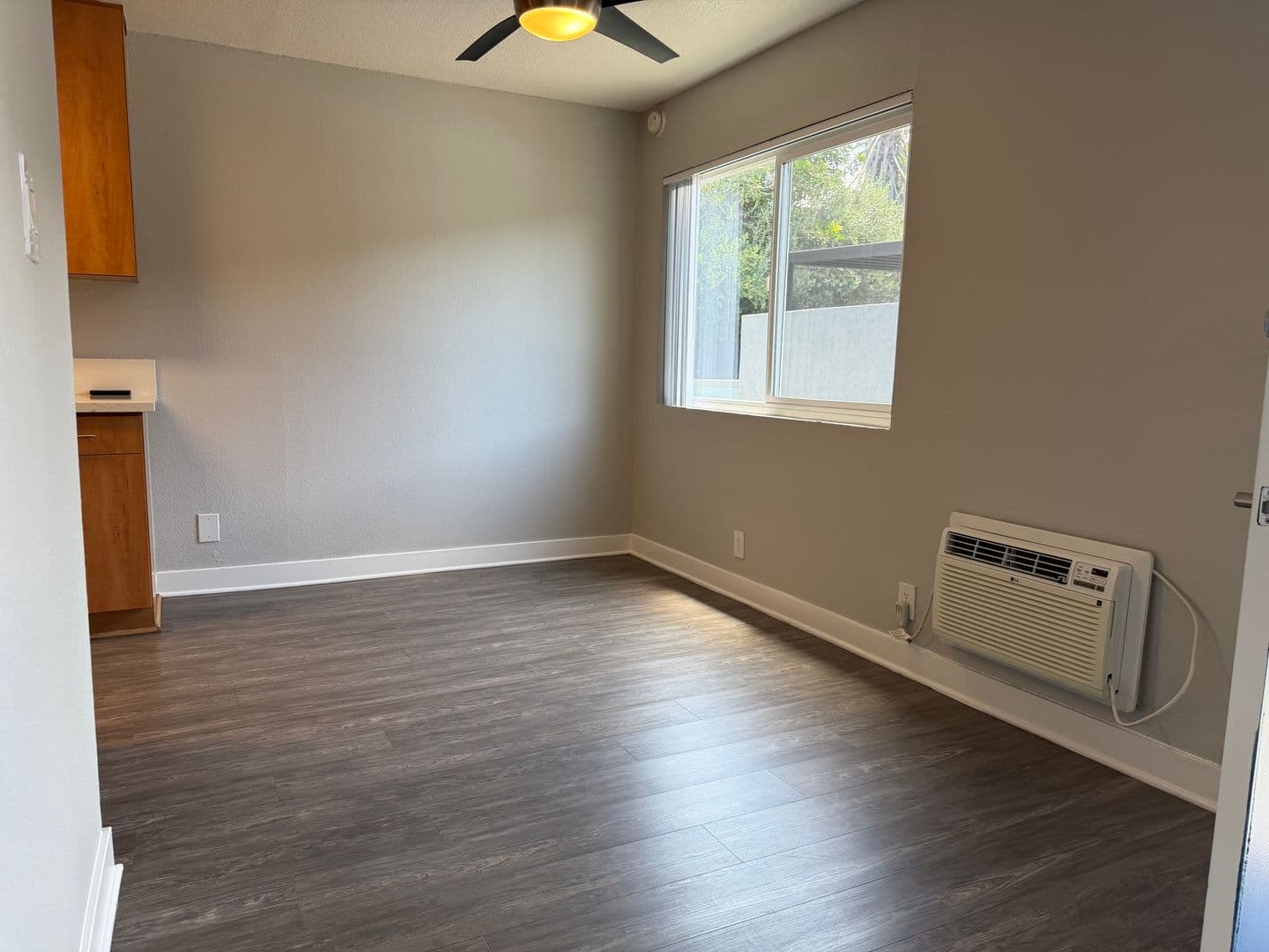 Long Beach Apartment: 1718 Ximeno Avenue