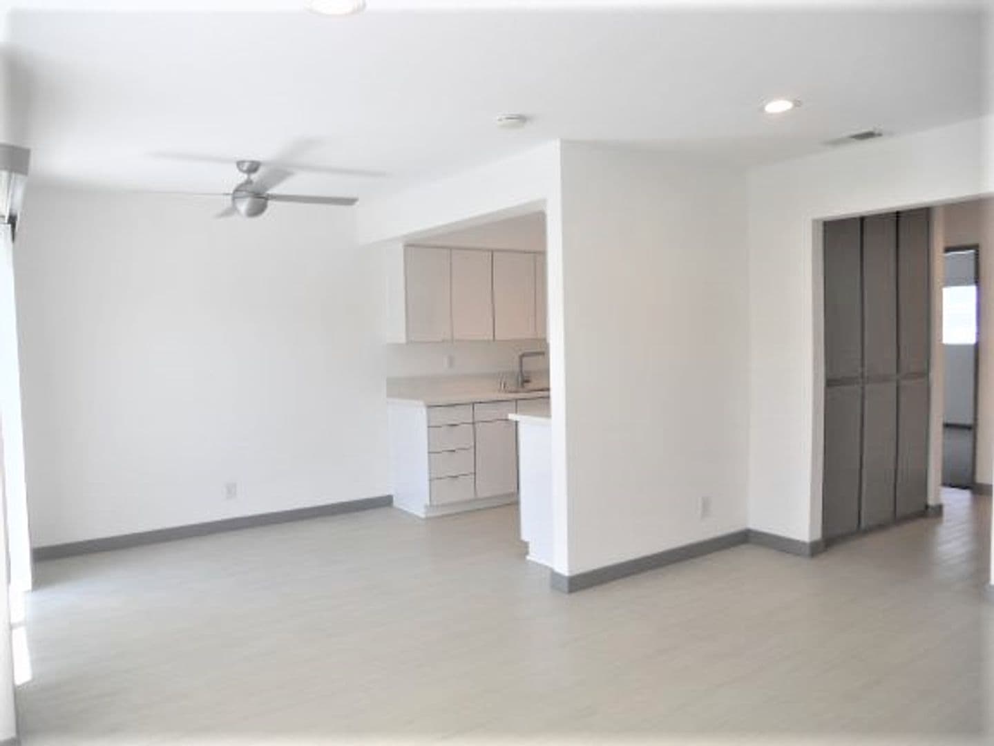 Costa Mesa Apartment: 126 E. 18th Street