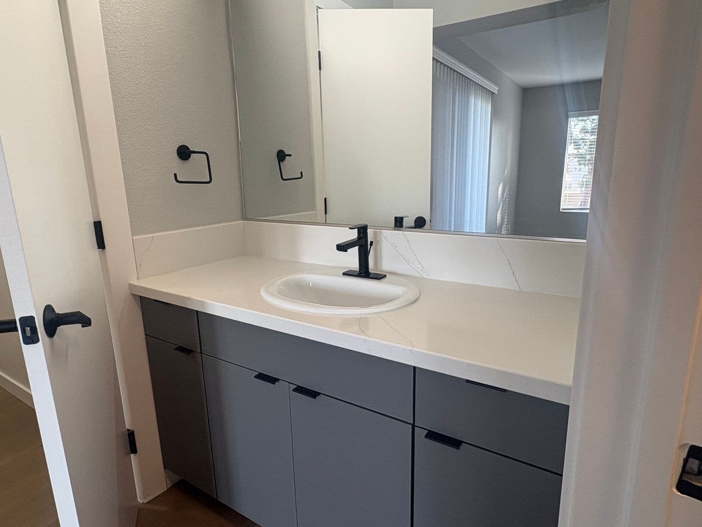 Costa Mesa Apartment: 2855 Pinecreek Drive