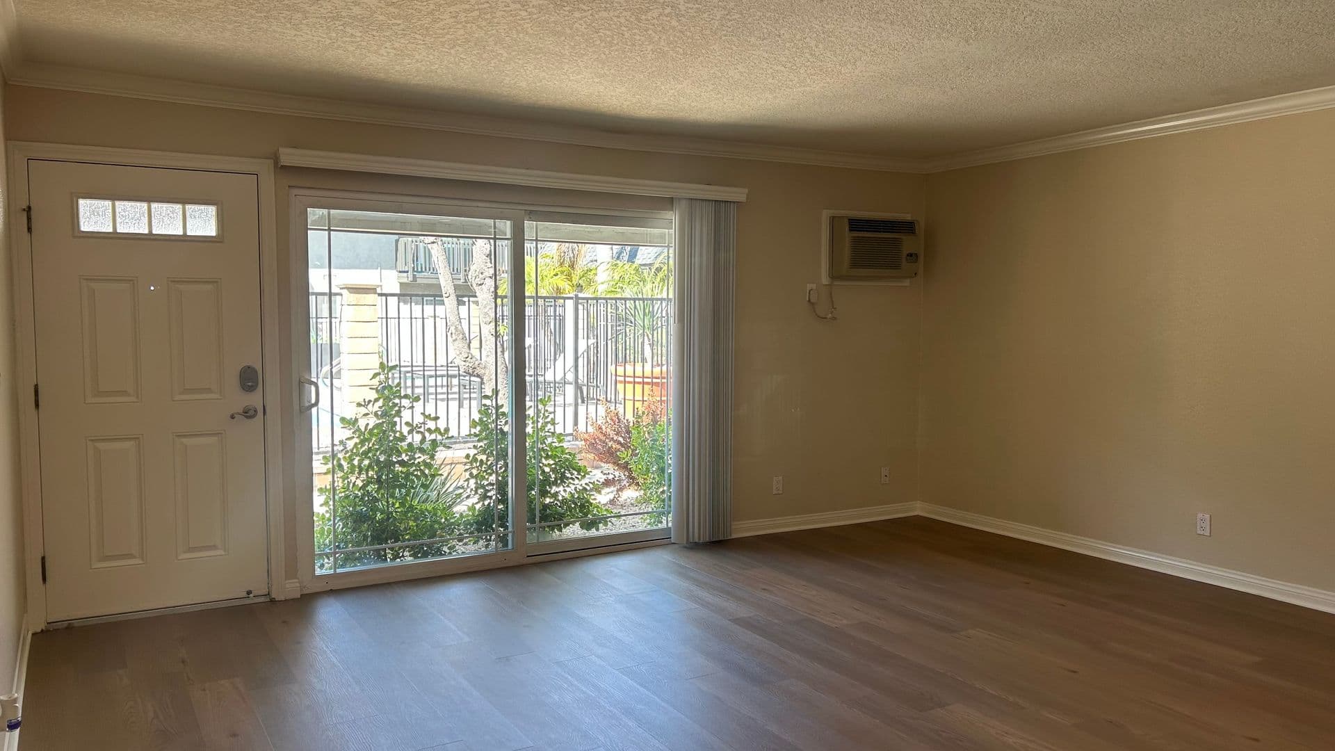 Anaheim Apartment: 2828 W. Ball Road