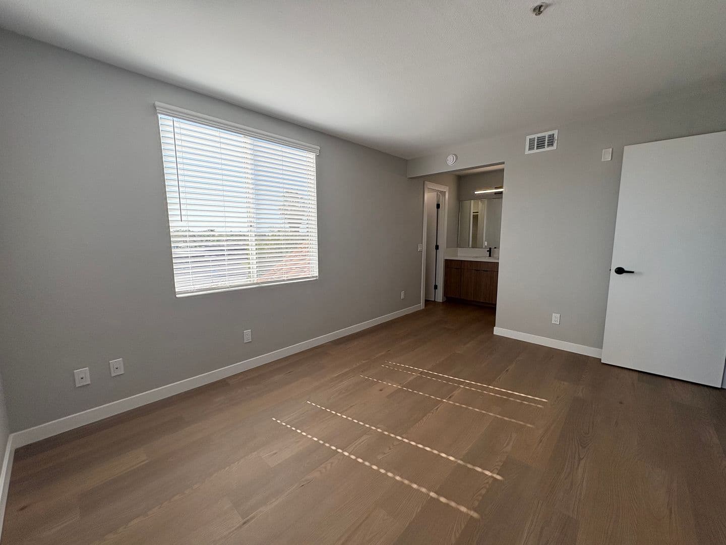 Costa Mesa Apartment: 2855 Pinecreek Drive
