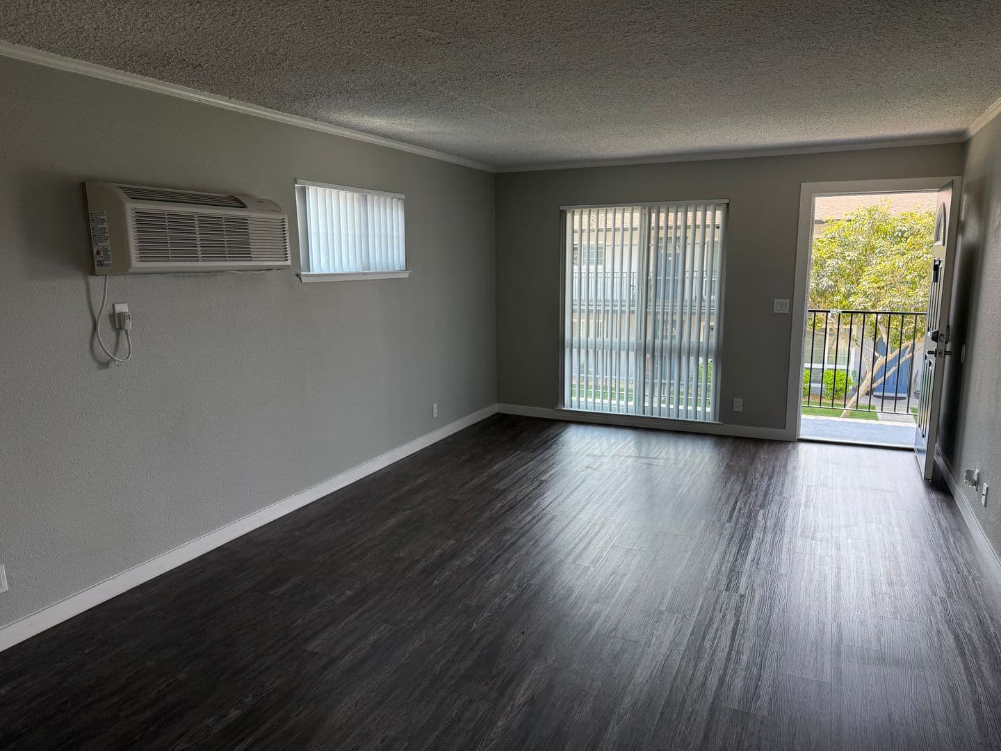 Santa Ana Apartment: 811 S. Fairview