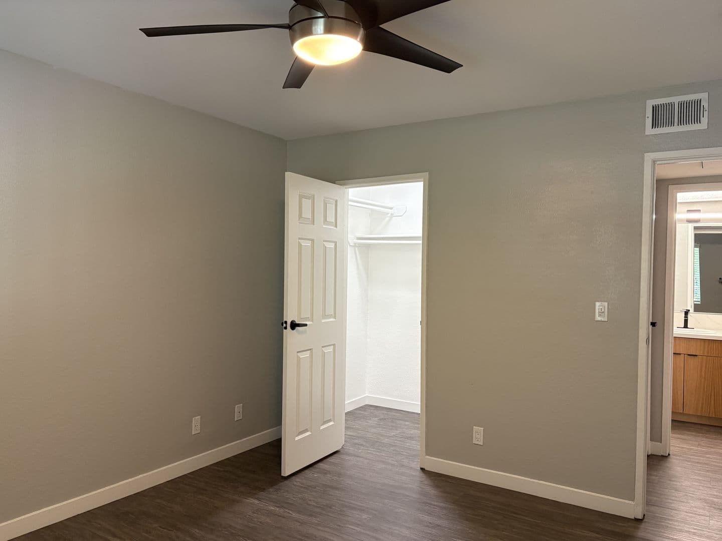 Riverside Apartment: 3957 Pierce Street