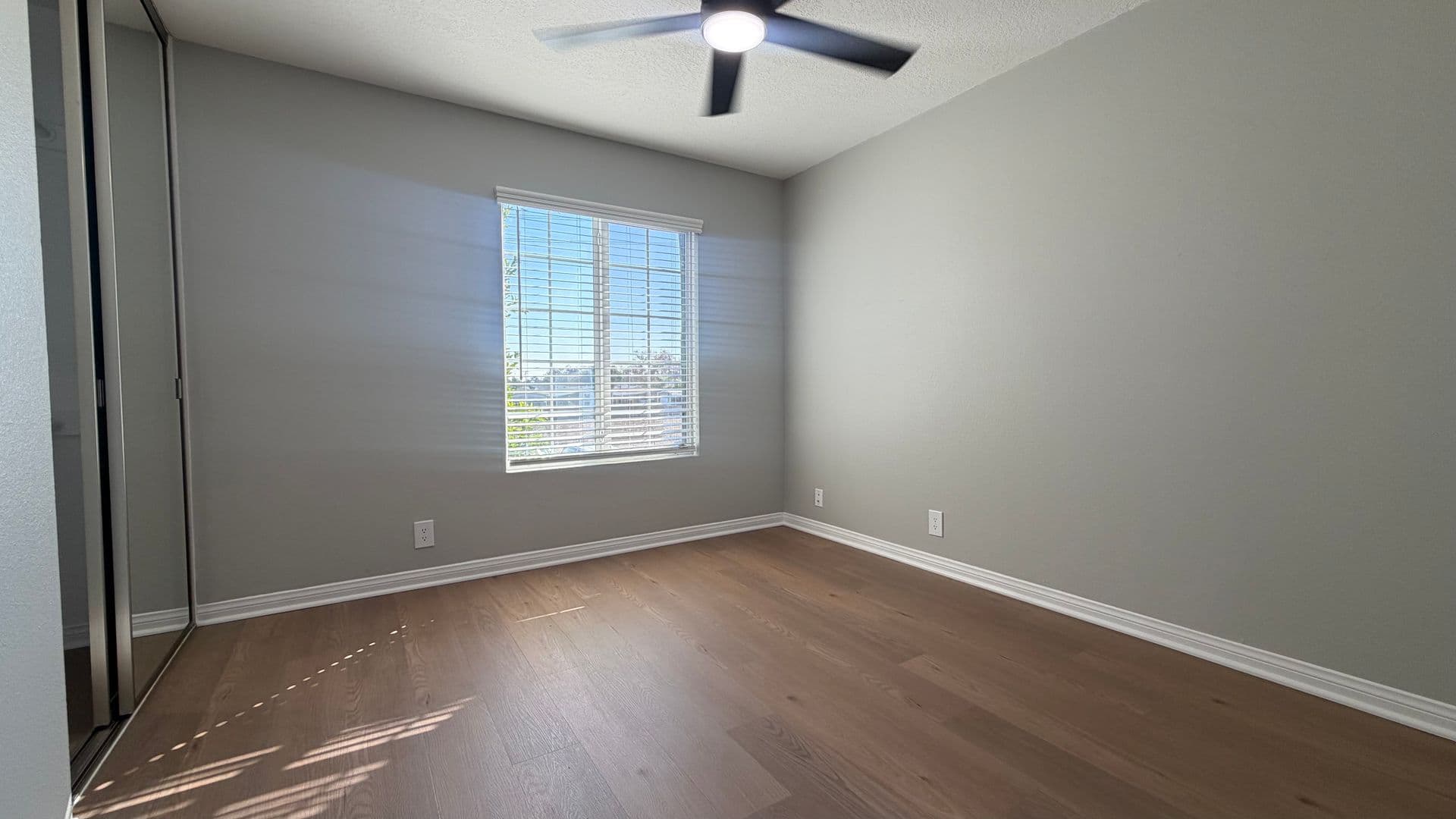 Bellflower Apartment: 14500 McNab Avenue