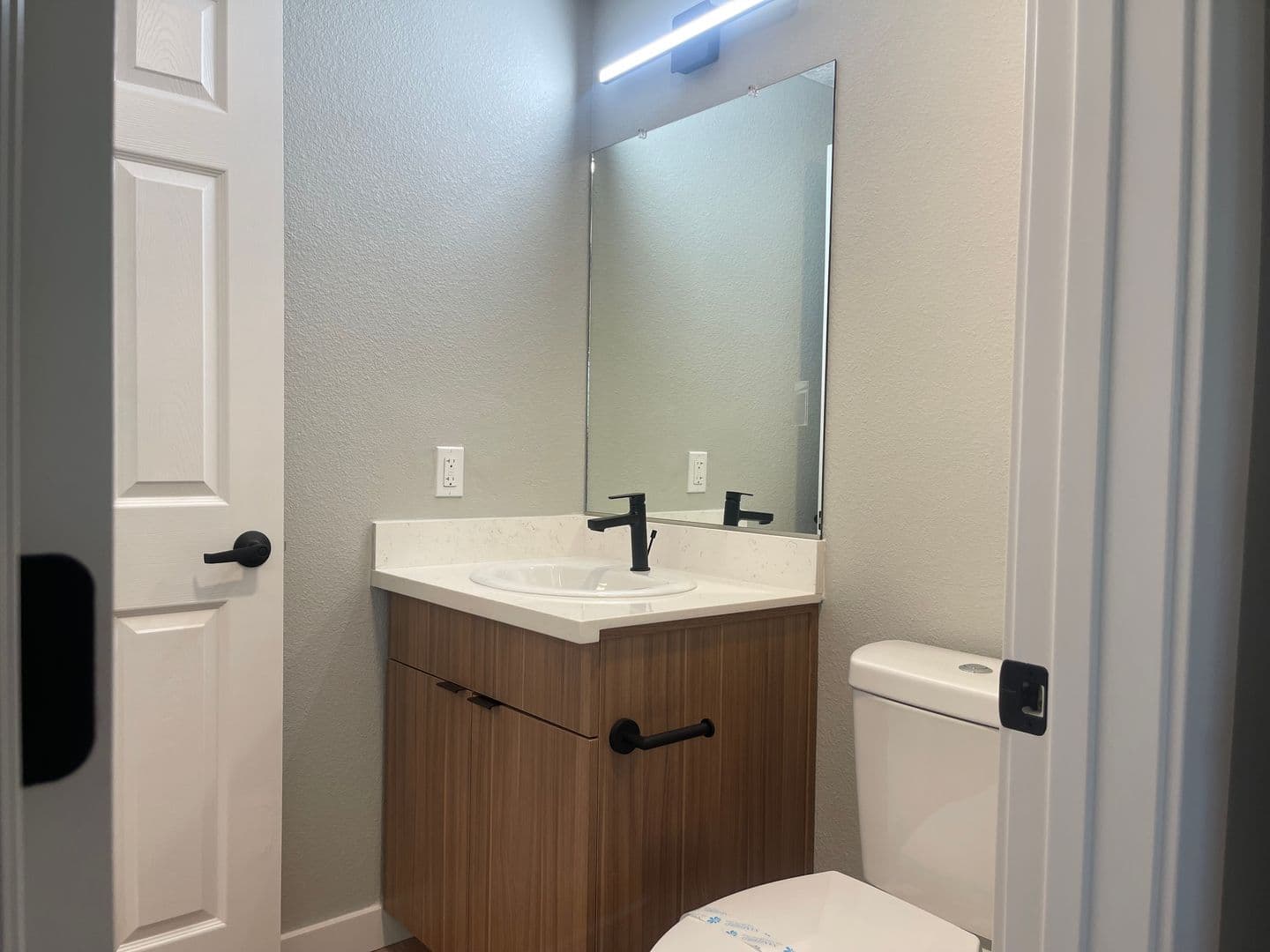 Santa Ana Apartment: 811 S. Fairview