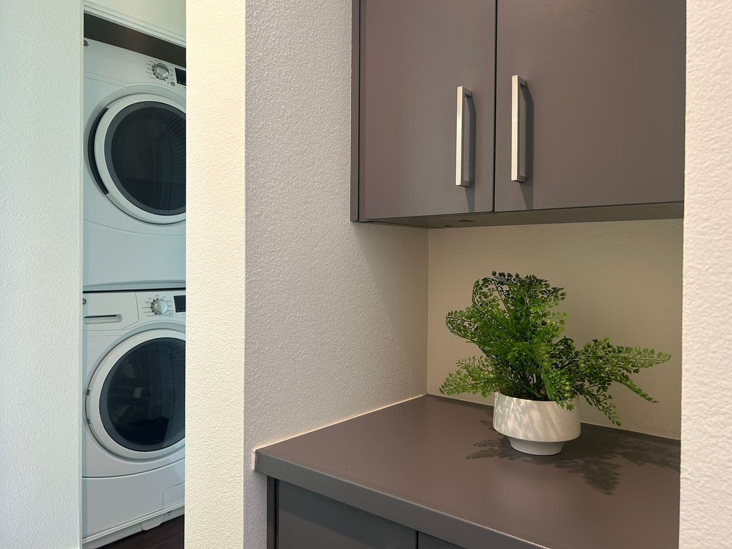Riverside Apartment: 3050 Mission Inn Avenue