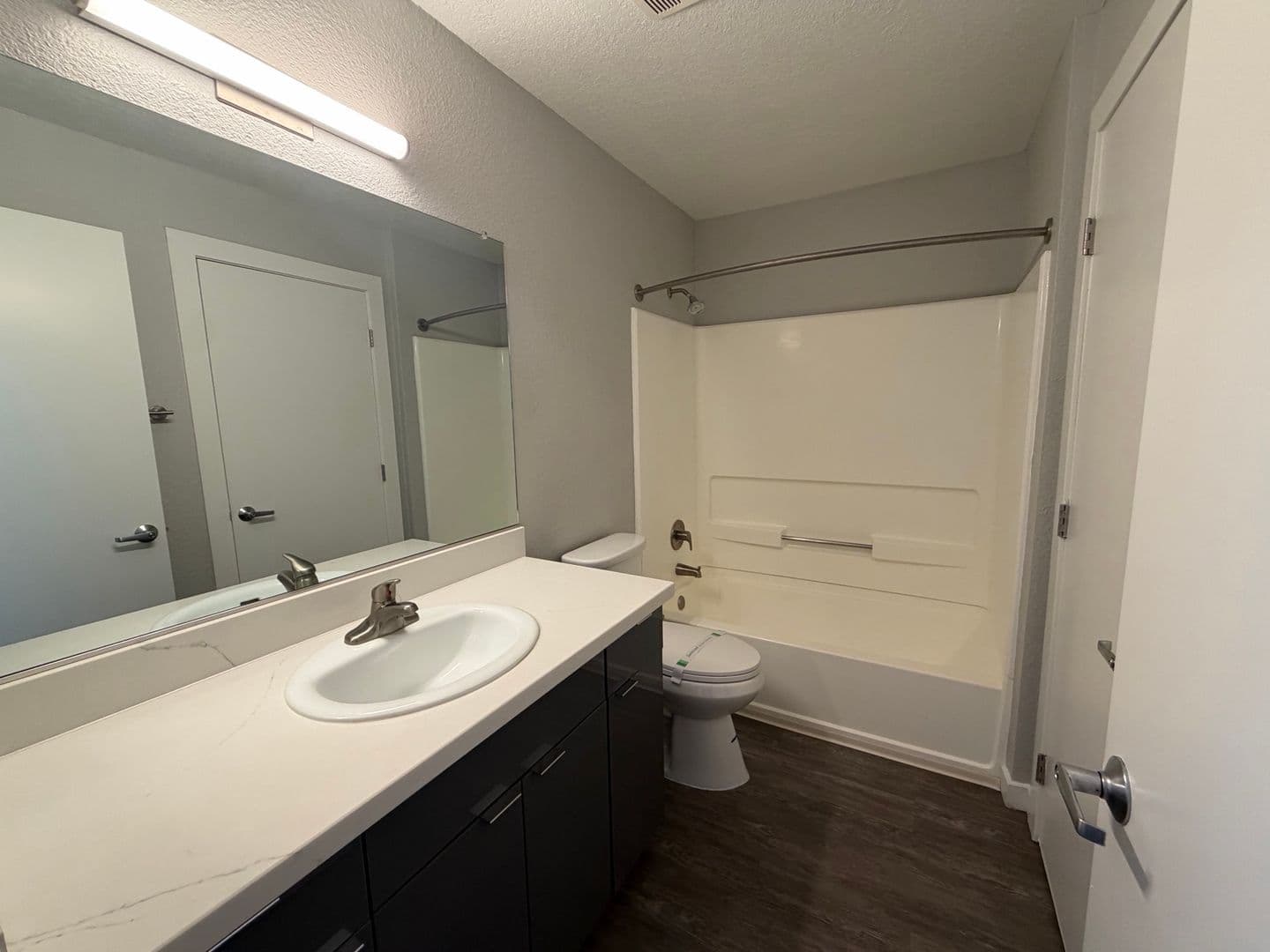 Riverside Apartment: 7600 Ambergate Place