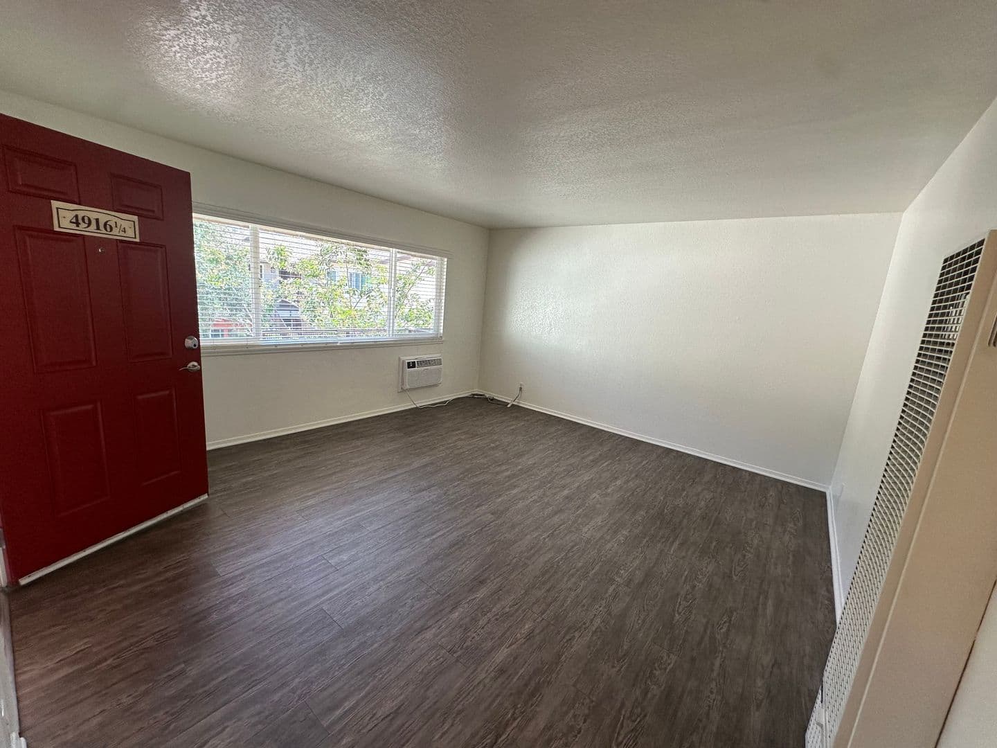 Lakewood Apartment: 4907 1/4 Hayter Avenue