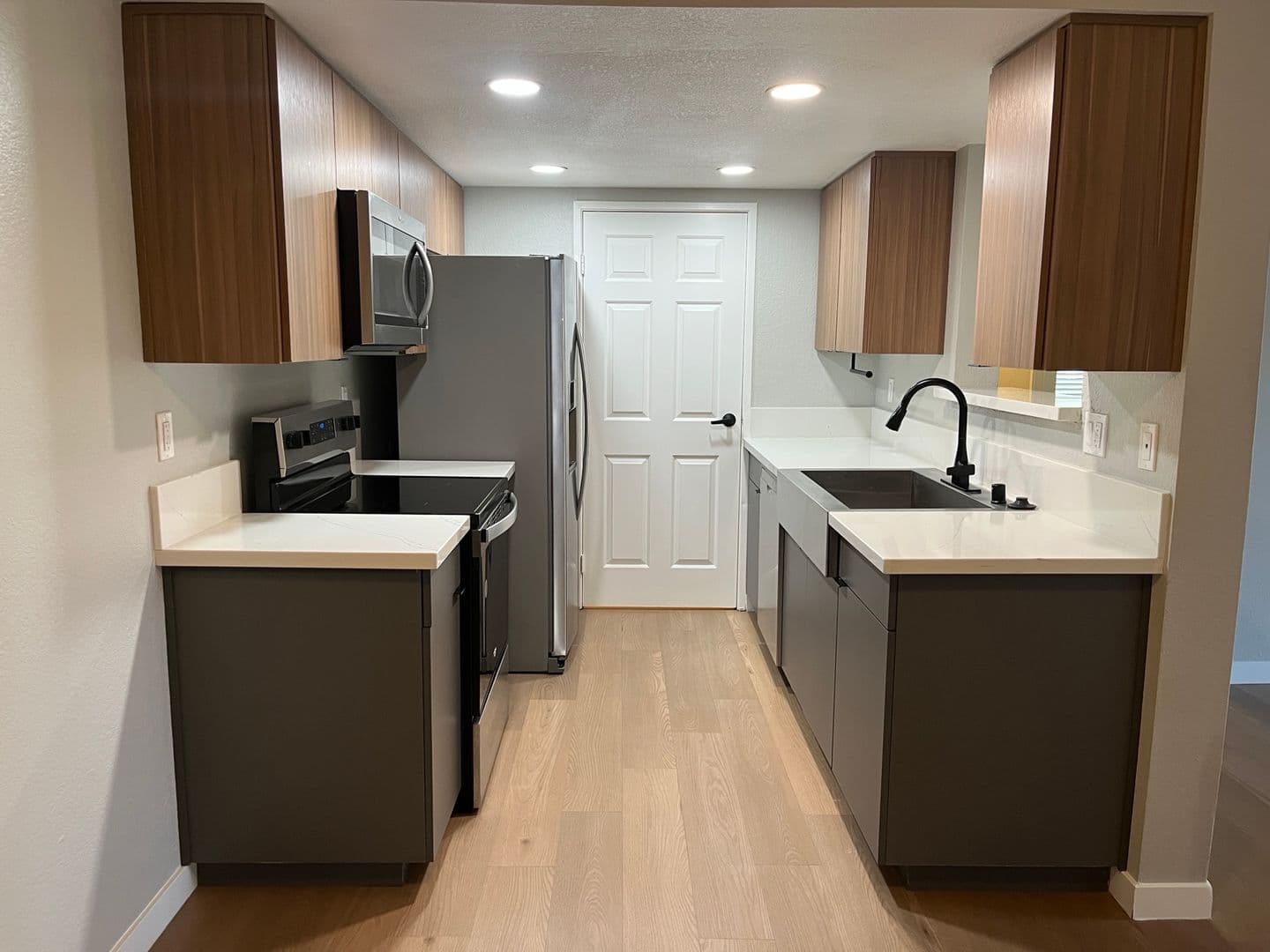 Riverside Apartment: 3957 Pierce Street