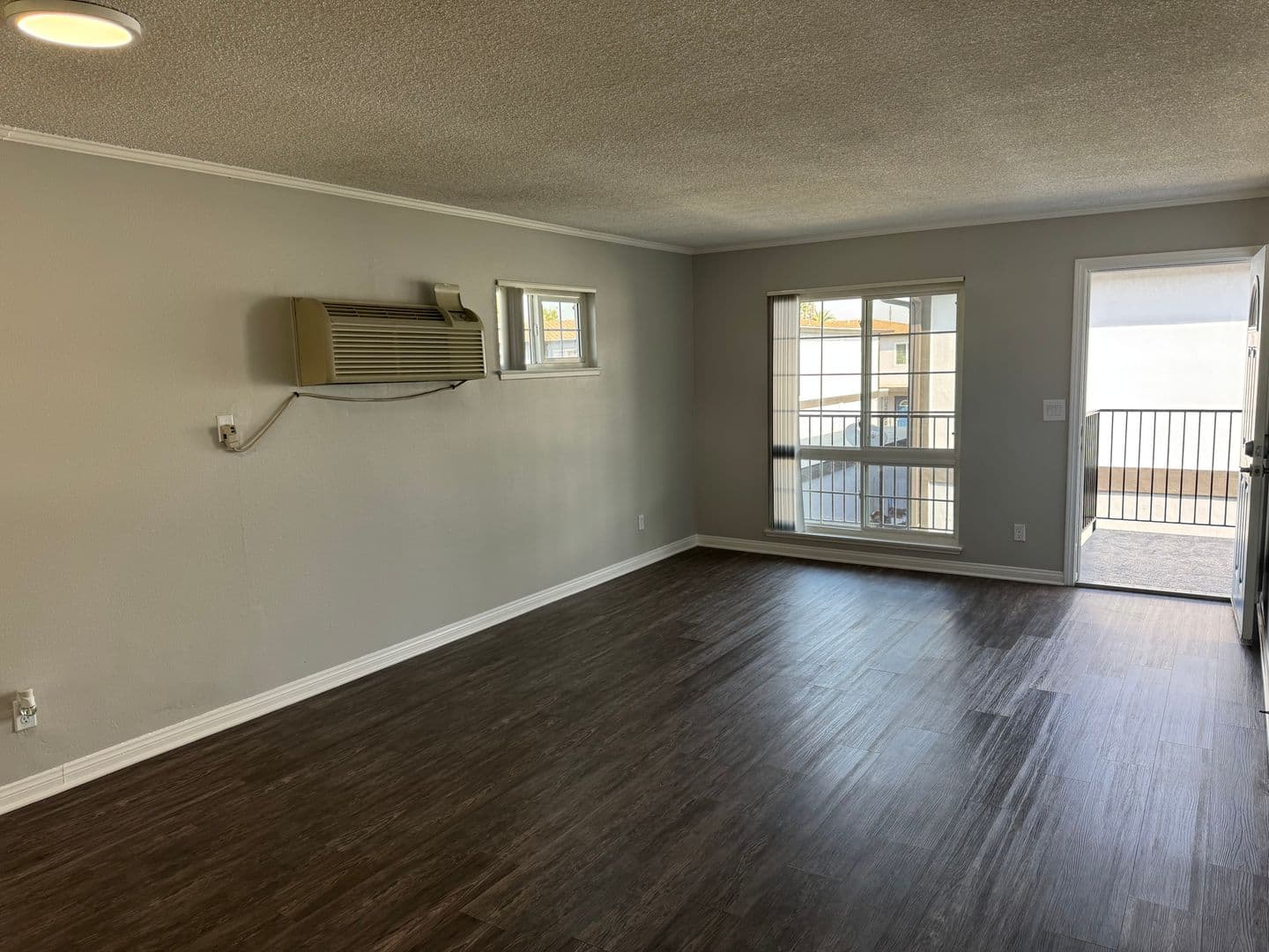 Santa Ana Apartment: 811 S. Fairview