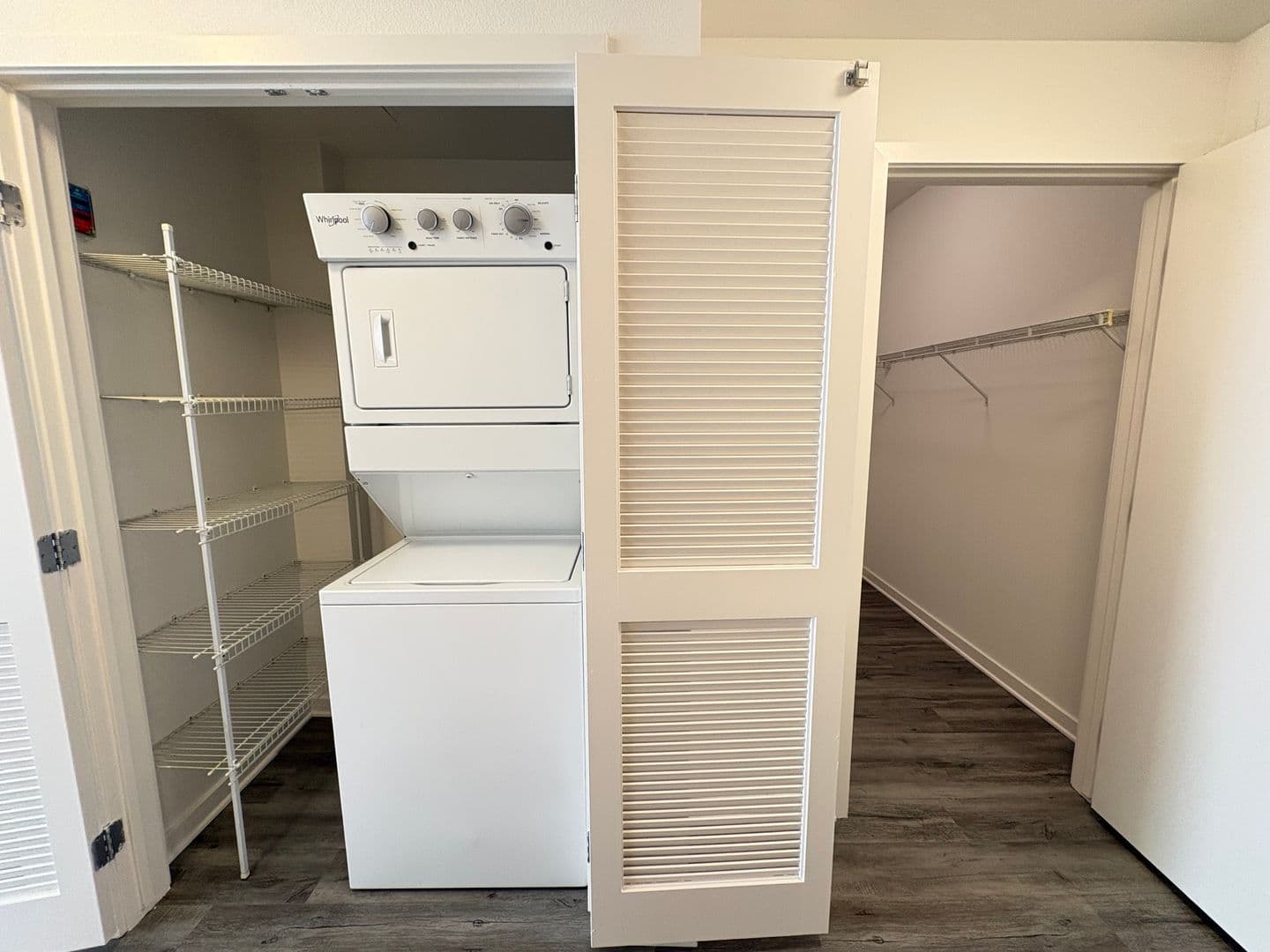 Los Angeles Apartment: 138 North Beaudry Avenue